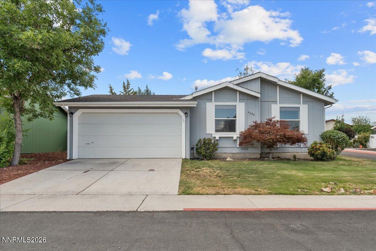 7895 N Claridge Pointe Parkway — photo
