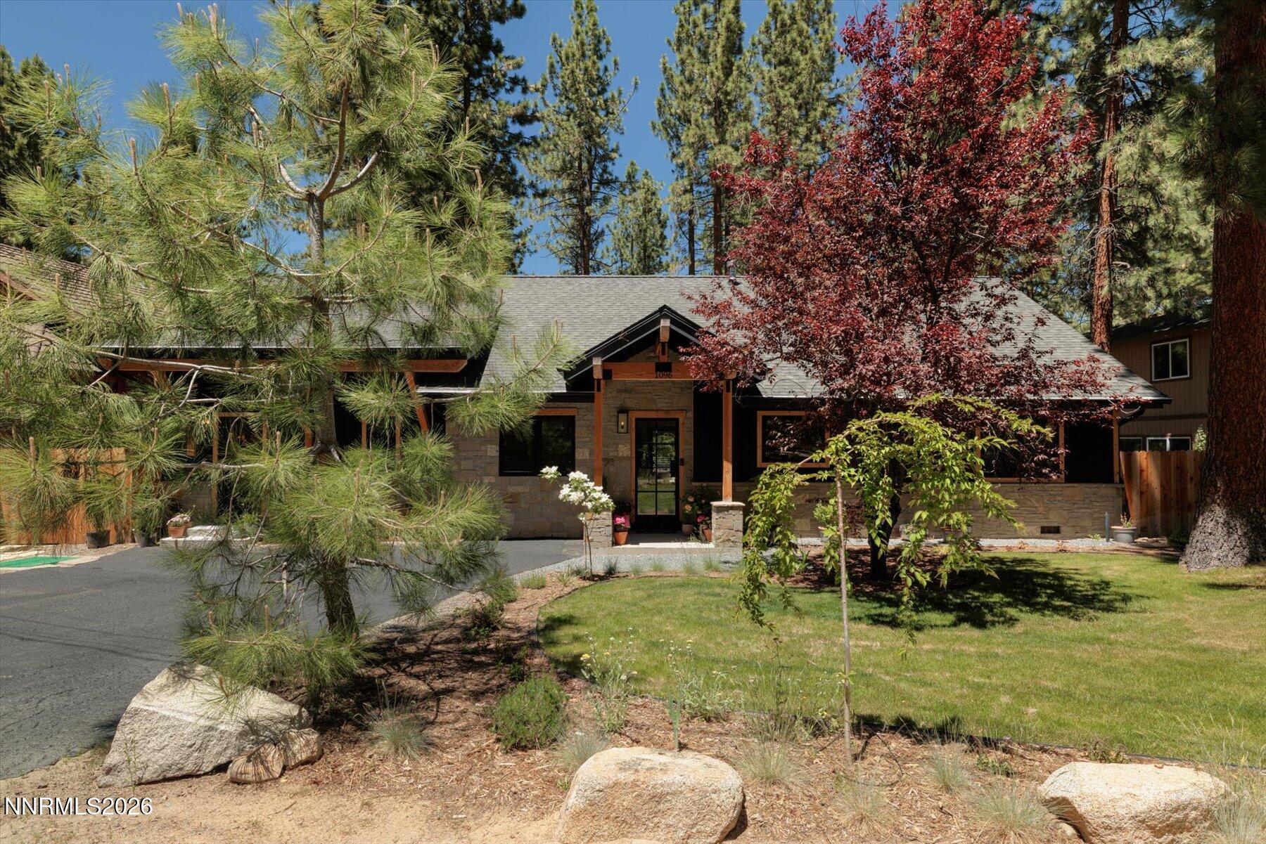 1096 Deercliff Drive — photo