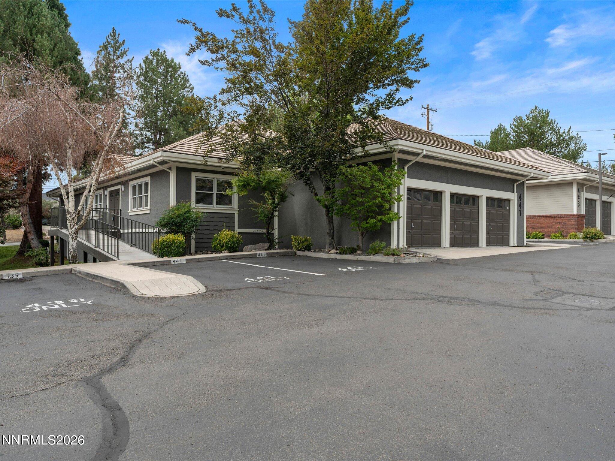 441 W Plumb Lane — photo