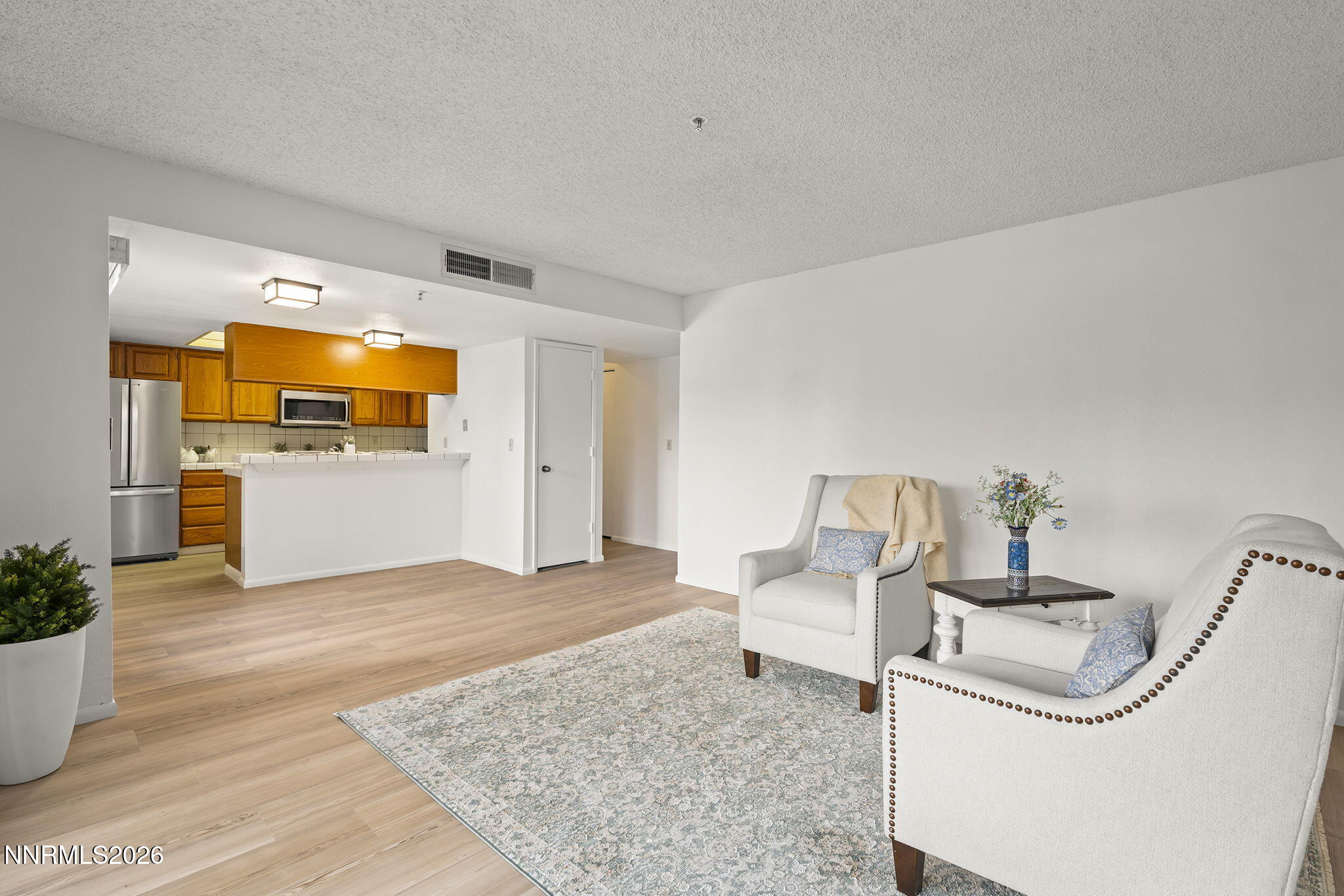 3095 Lakeside Drive 213 — photo