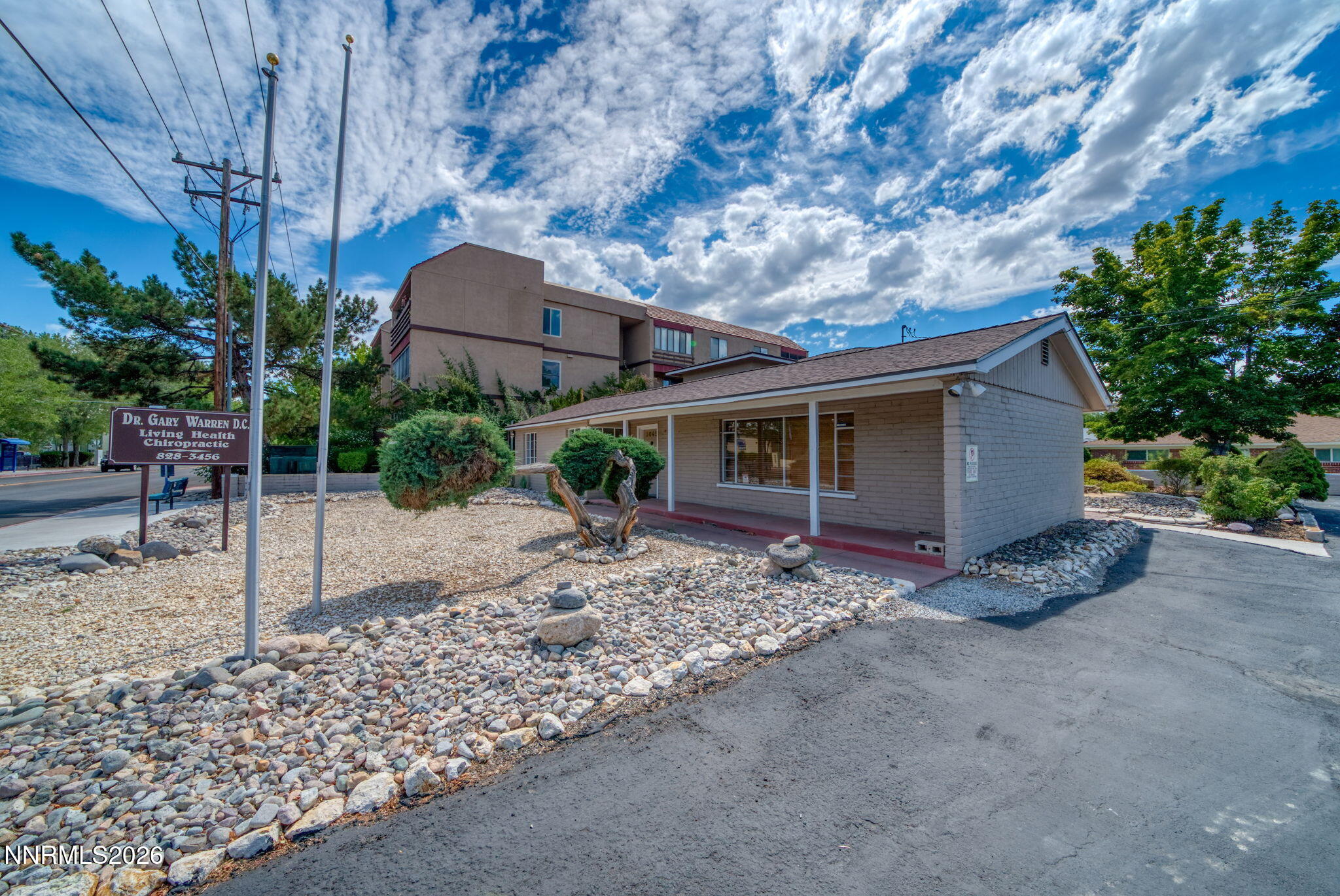 3045 Lakeside Drive — photo