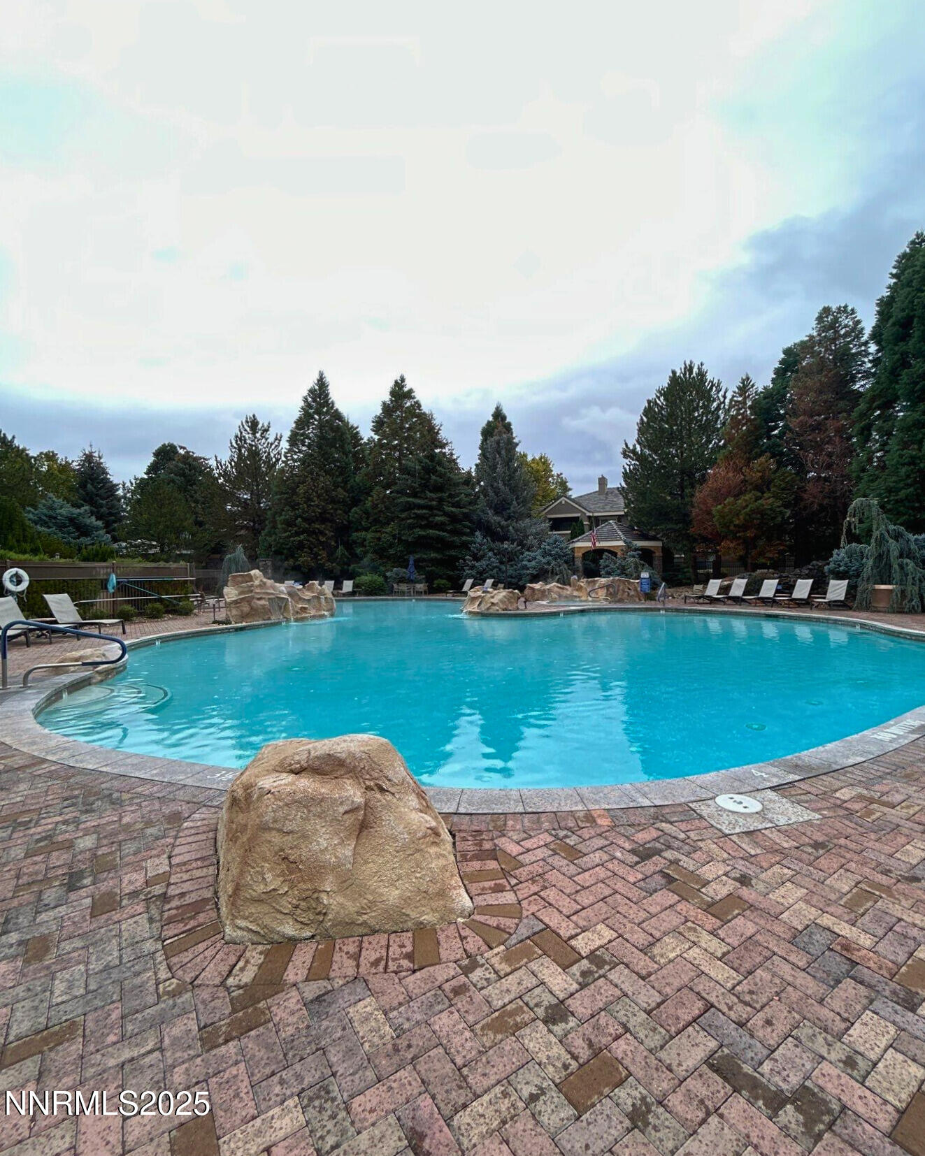 900 S Meadows Parkway 623 — photo
