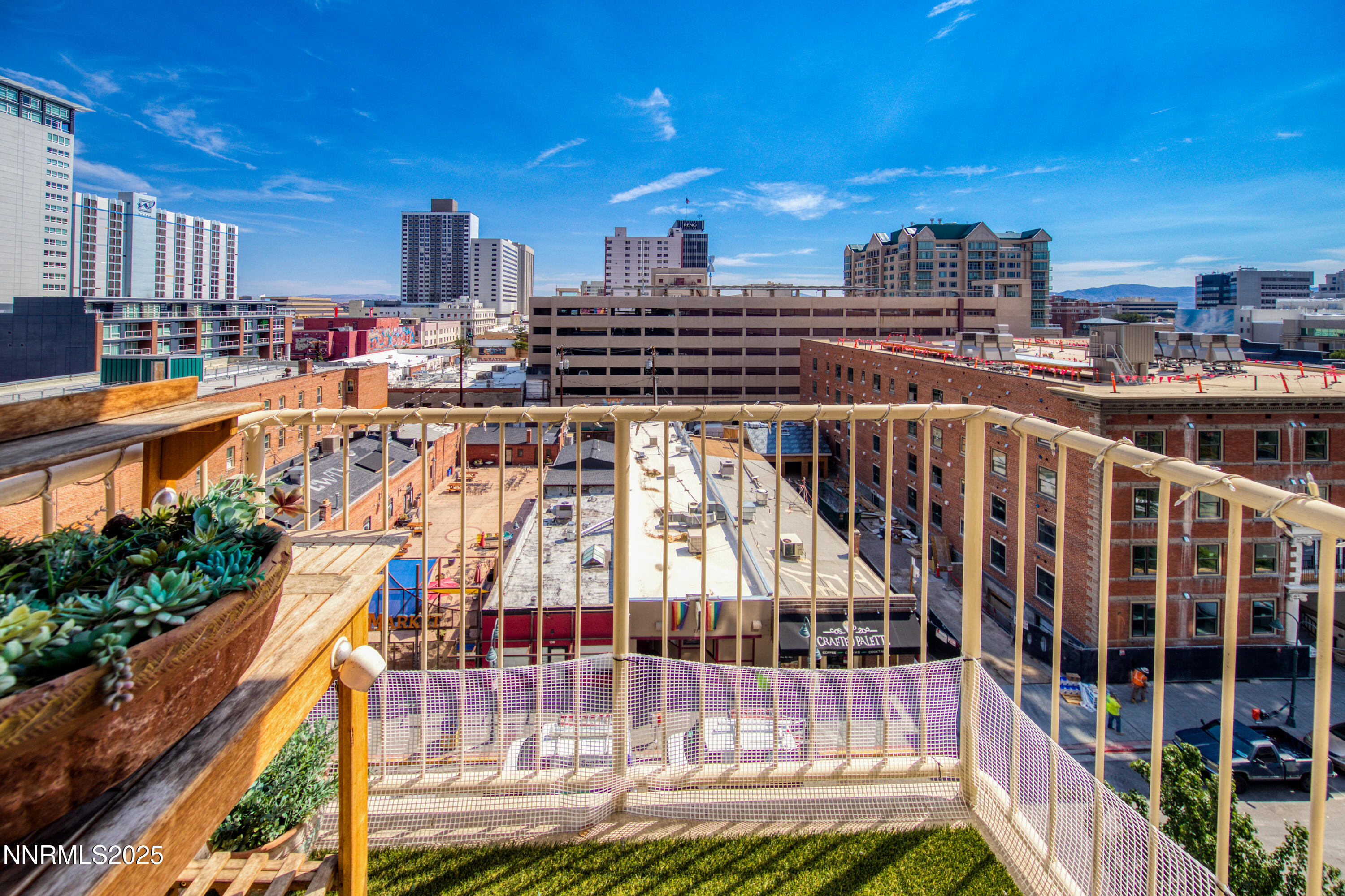 200 W 2nd Street Apt 501 — photo