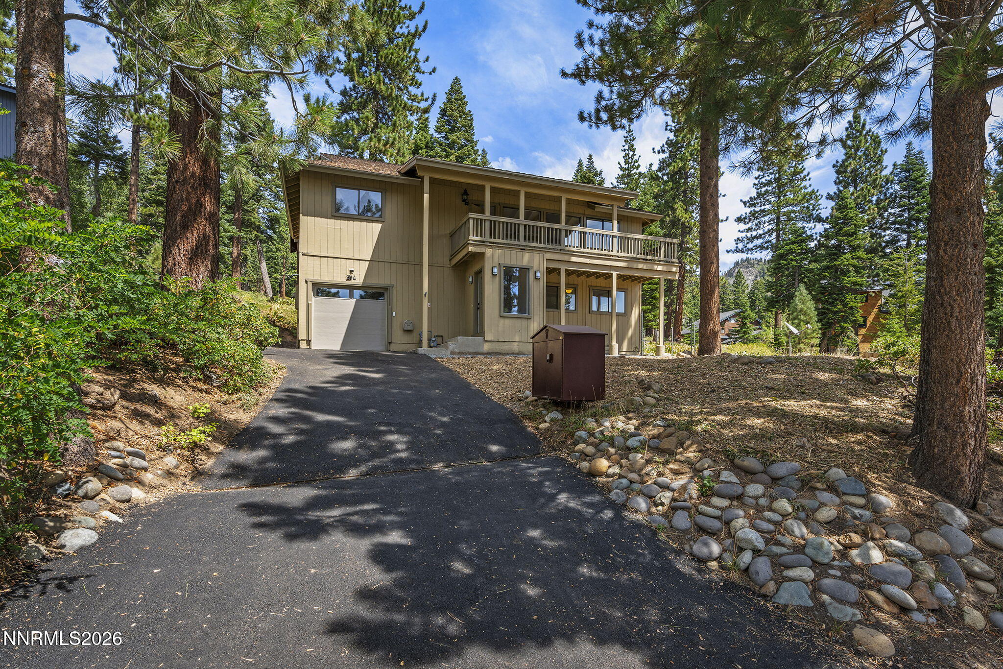 304 Laura Court — photo