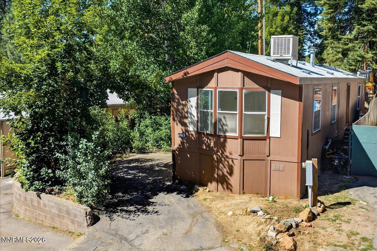 176 Crescent Drive — photo