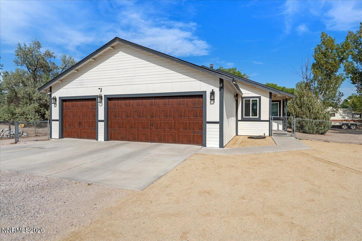 1435 Dixie Drive — photo