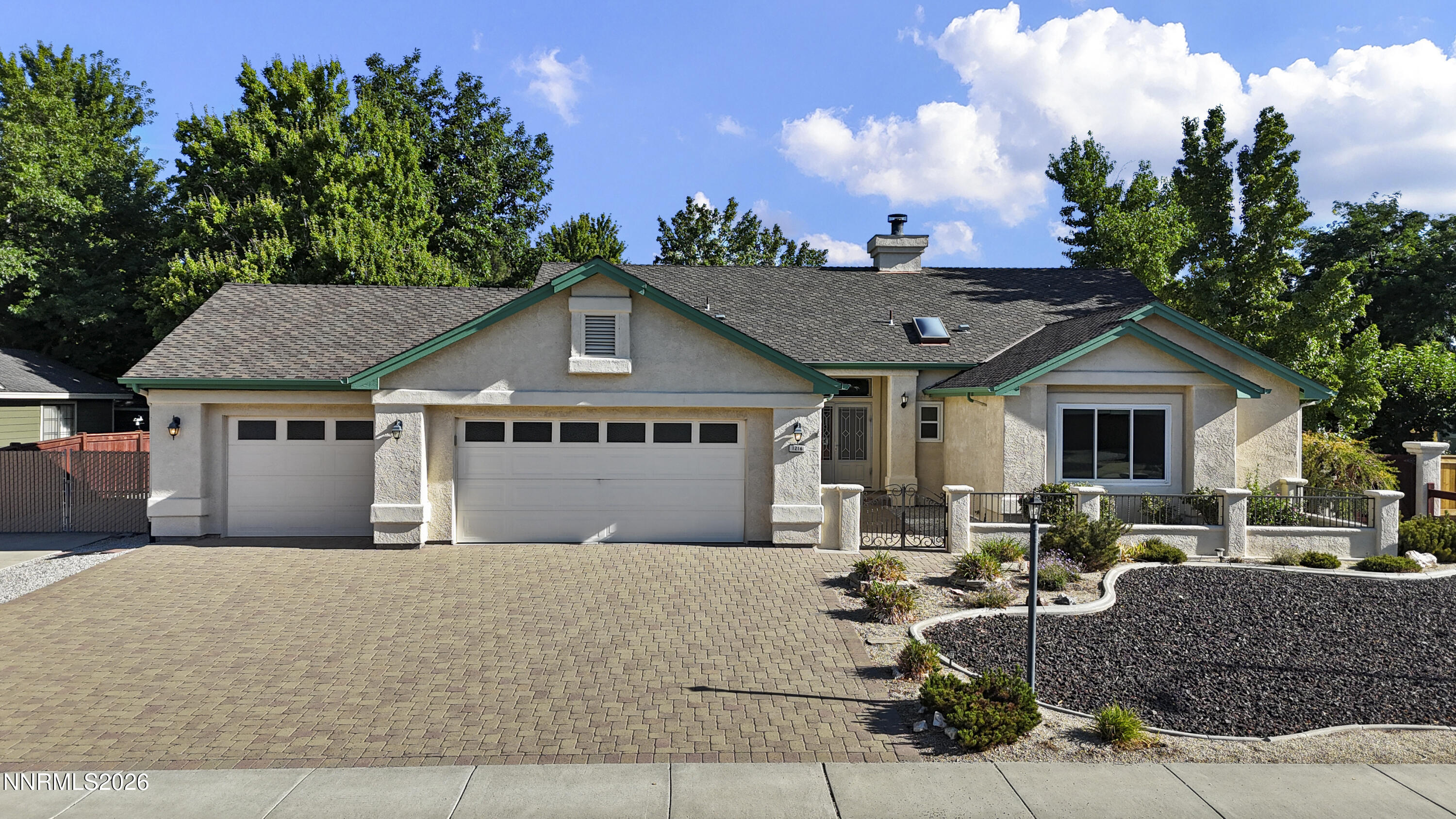 1216 Pleasantview Drive — photo