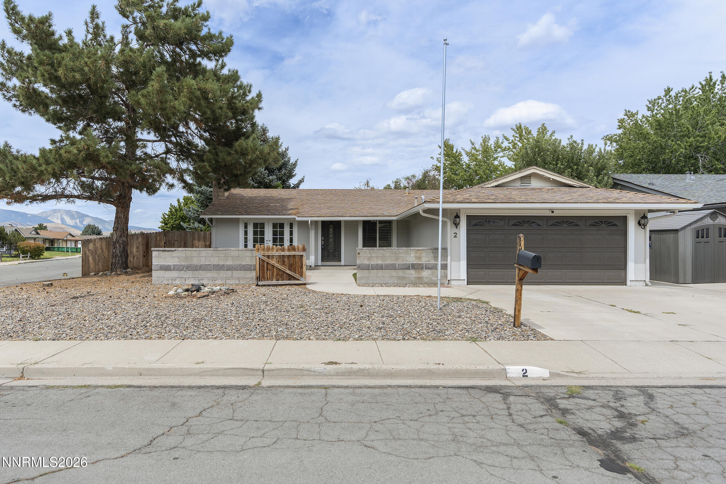 2 Hazelwood Court — photo