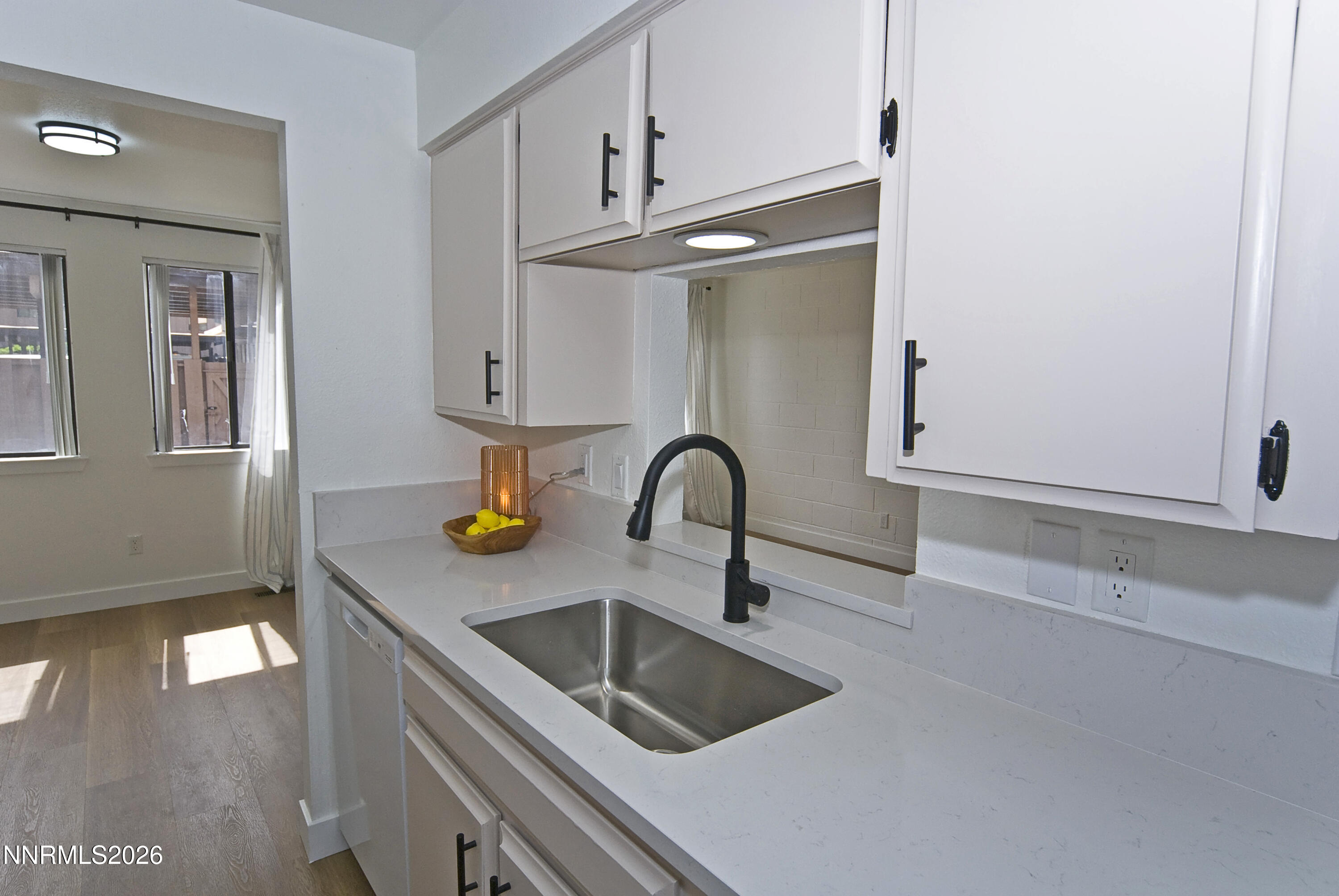 121 Lake Glen Drive — photo