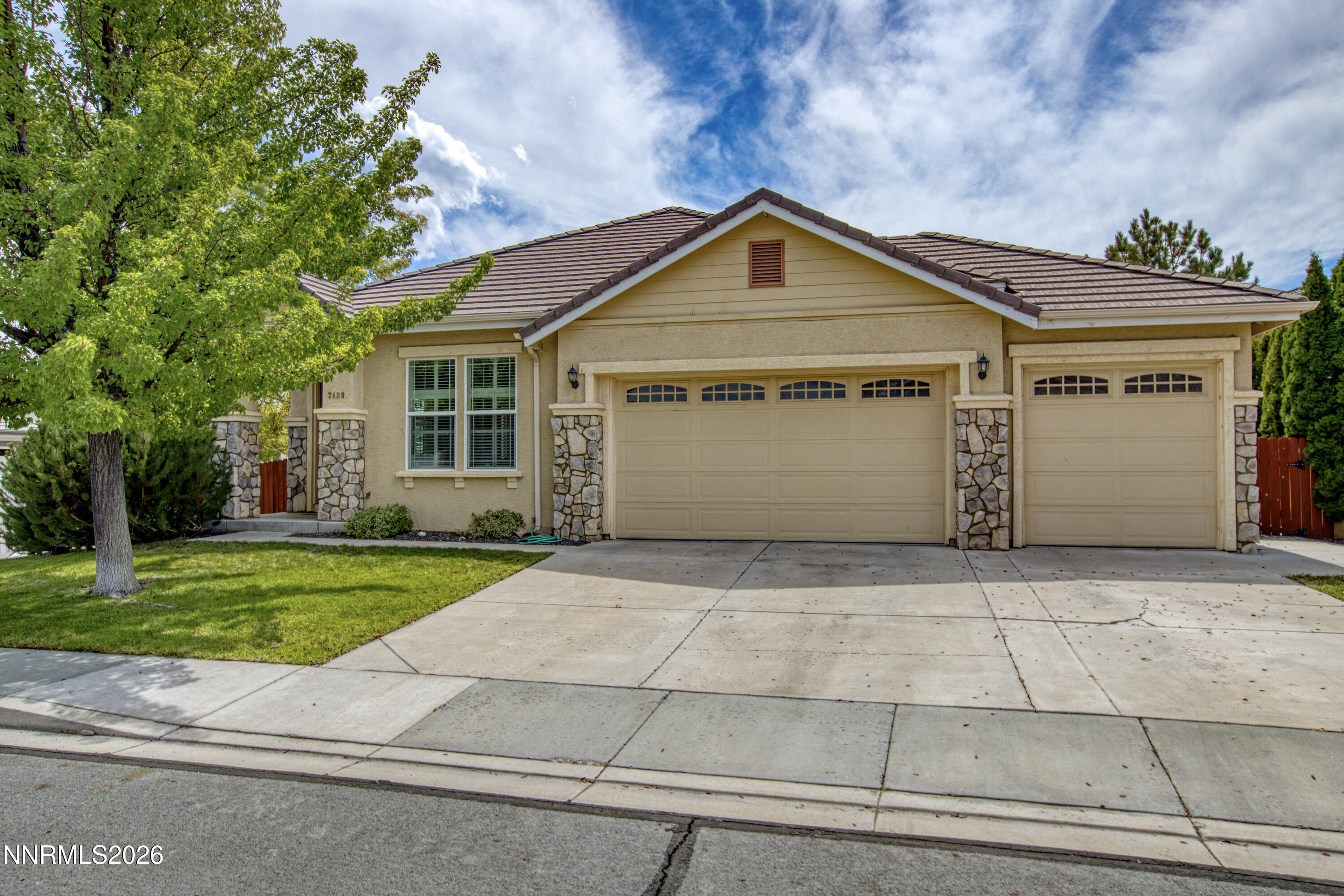 7439 Minkler Court — photo