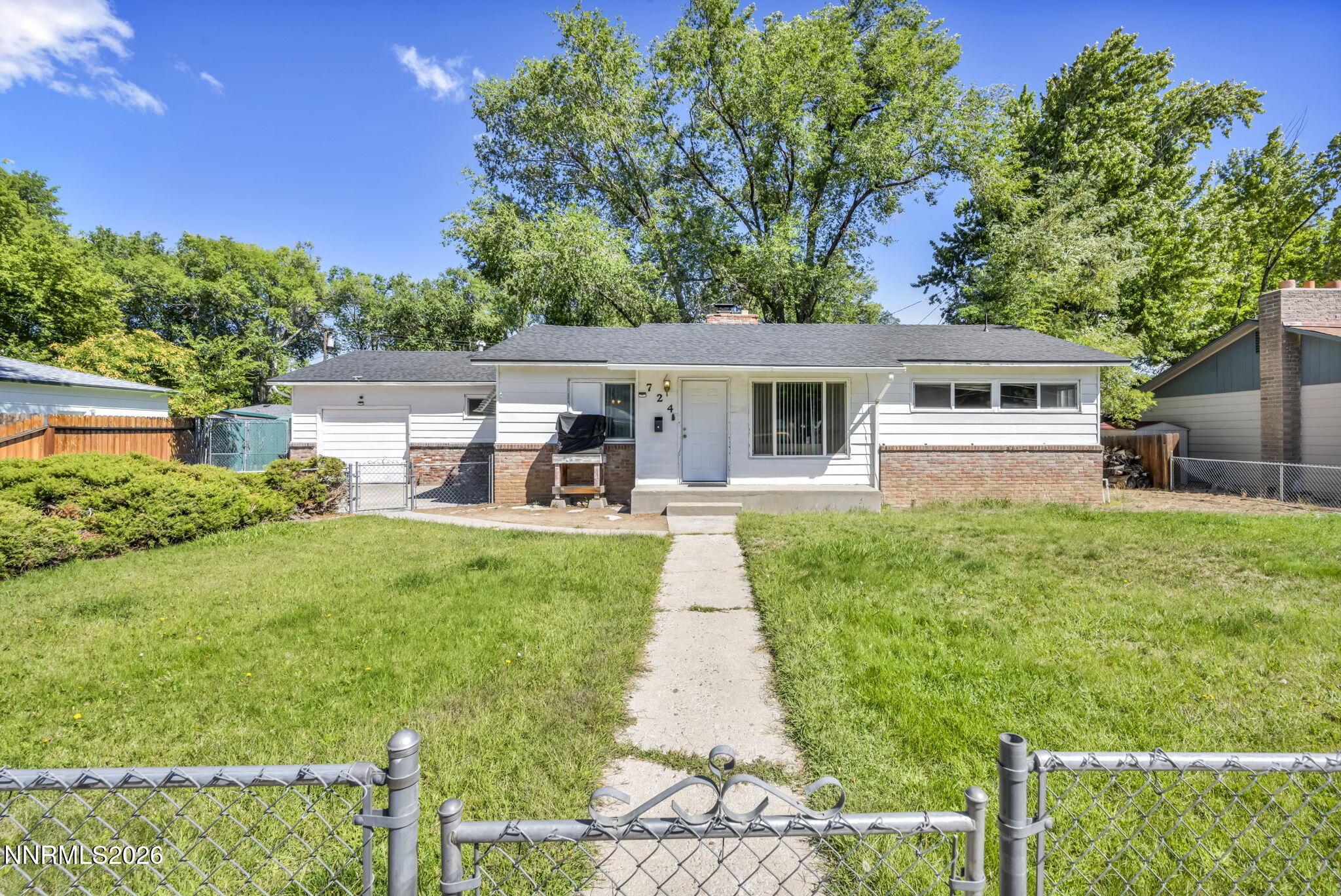 724 W 5th Street — photo