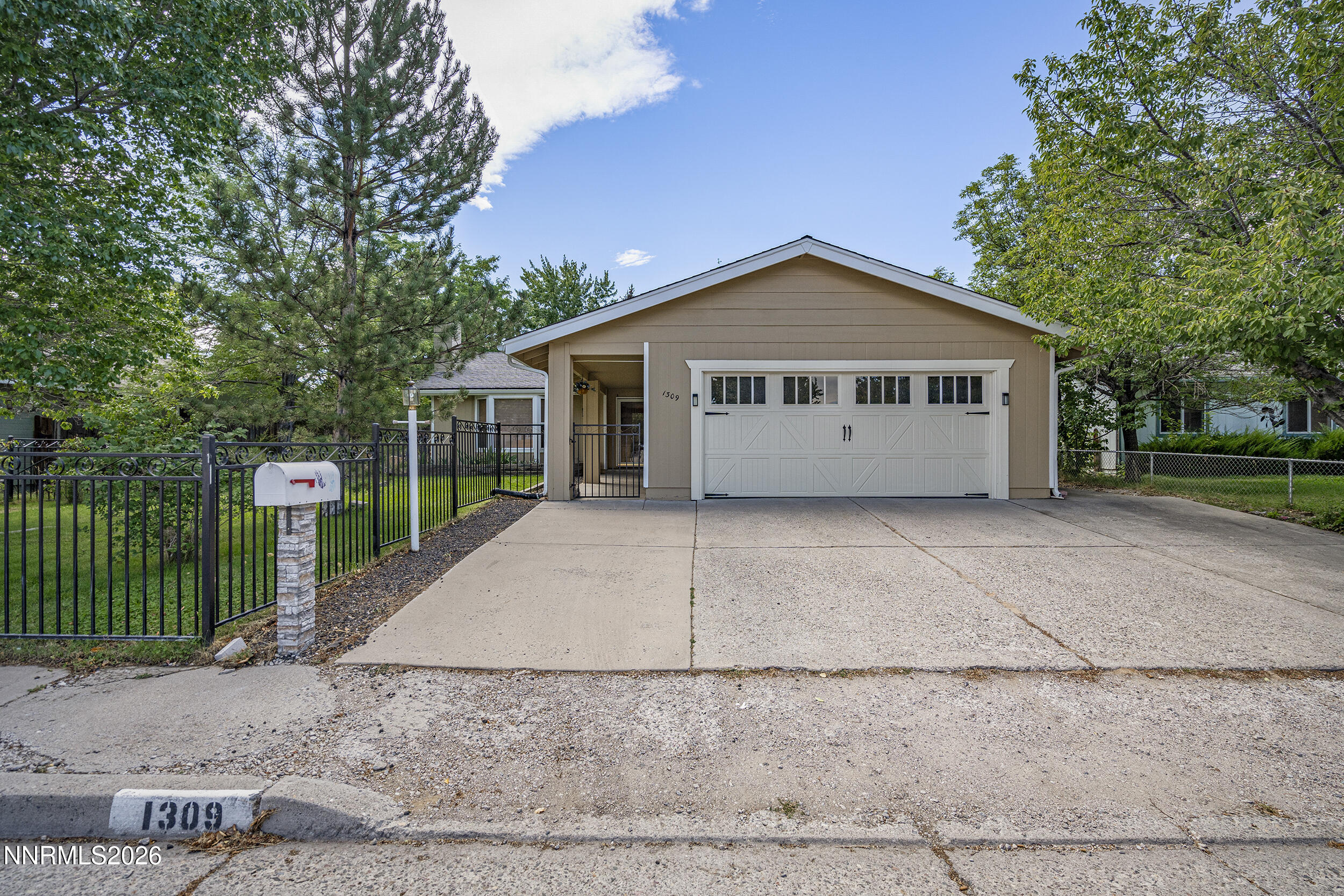 1309 Calico Street — photo