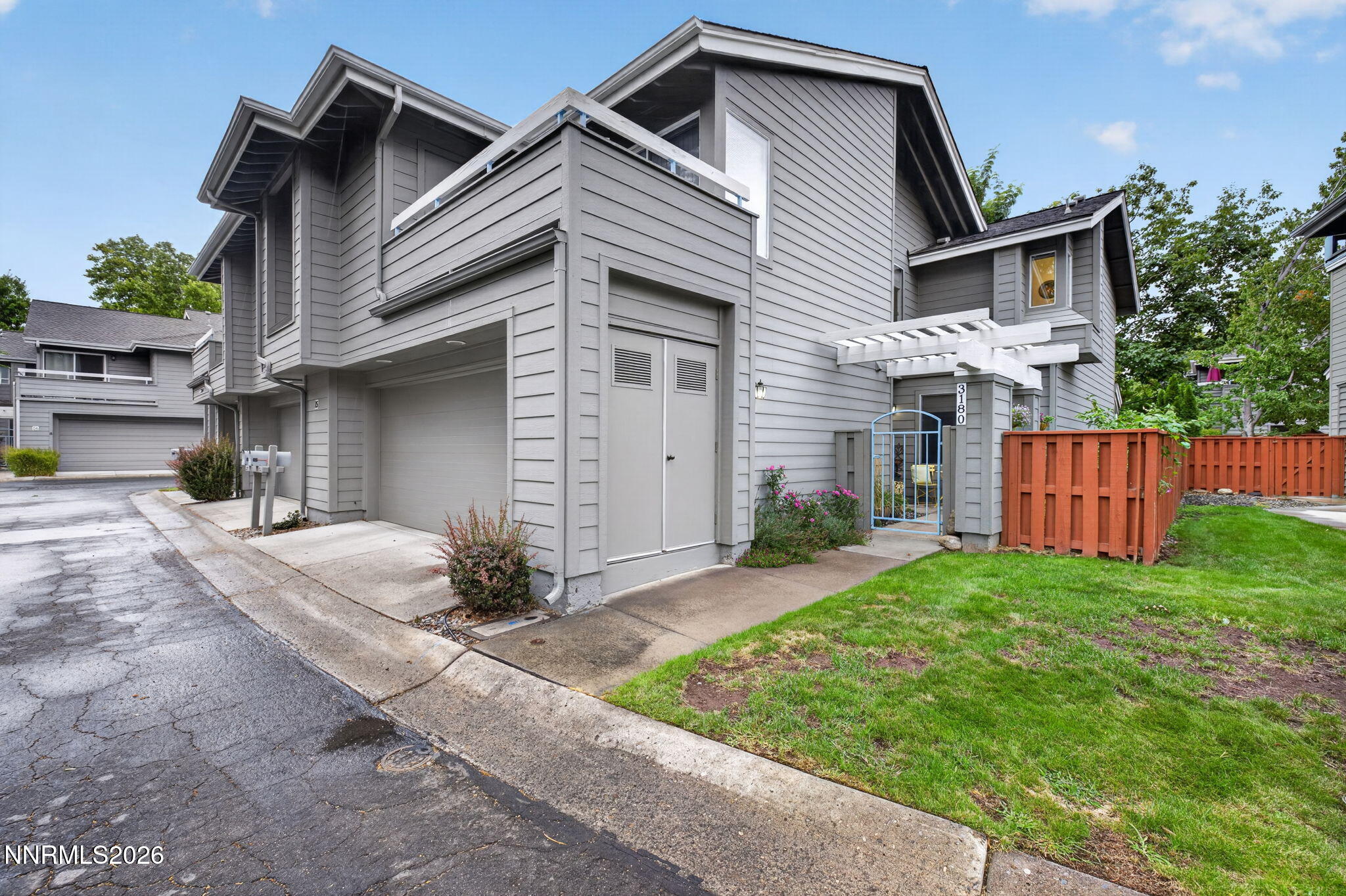 3180 Wedgewood Court — photo
