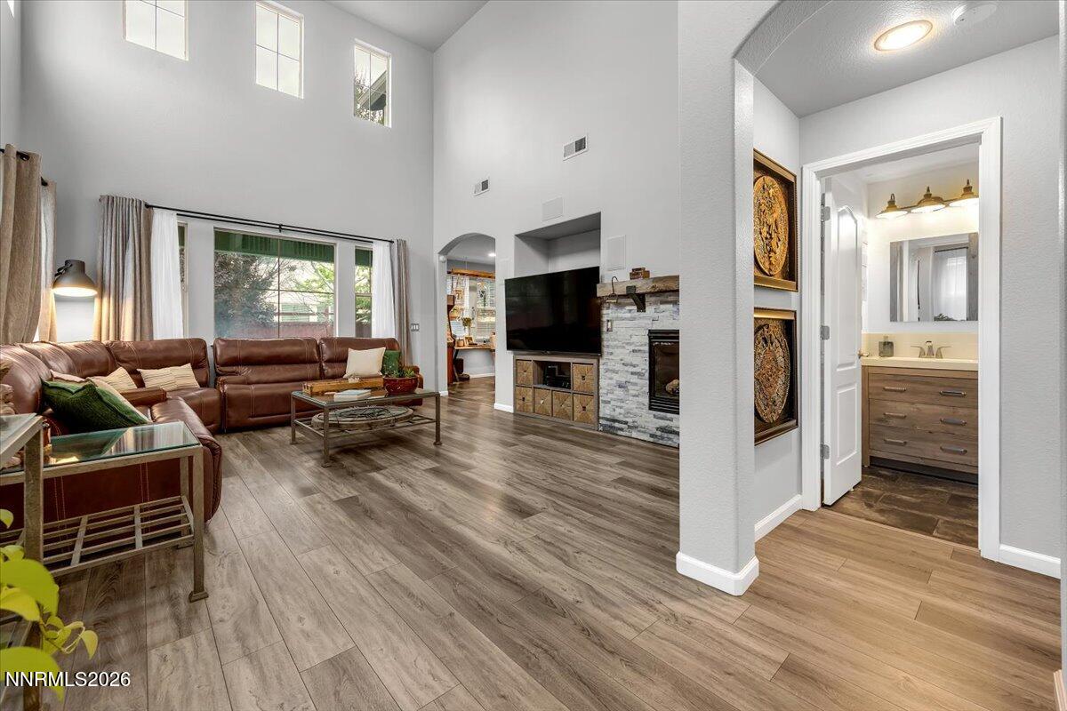 7215 Fox Wood Lane — photo