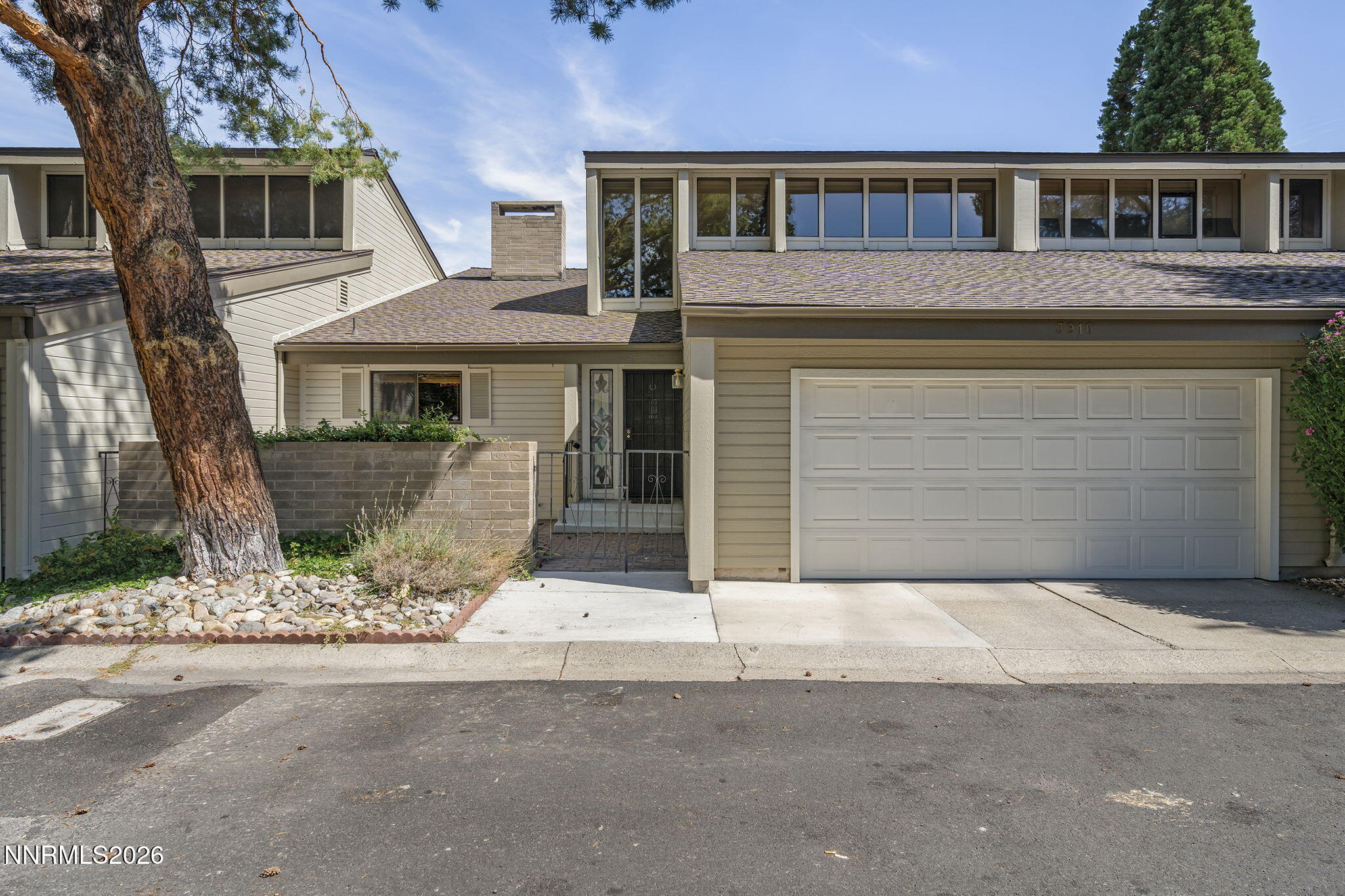 3910 Greenbriar Court — photo