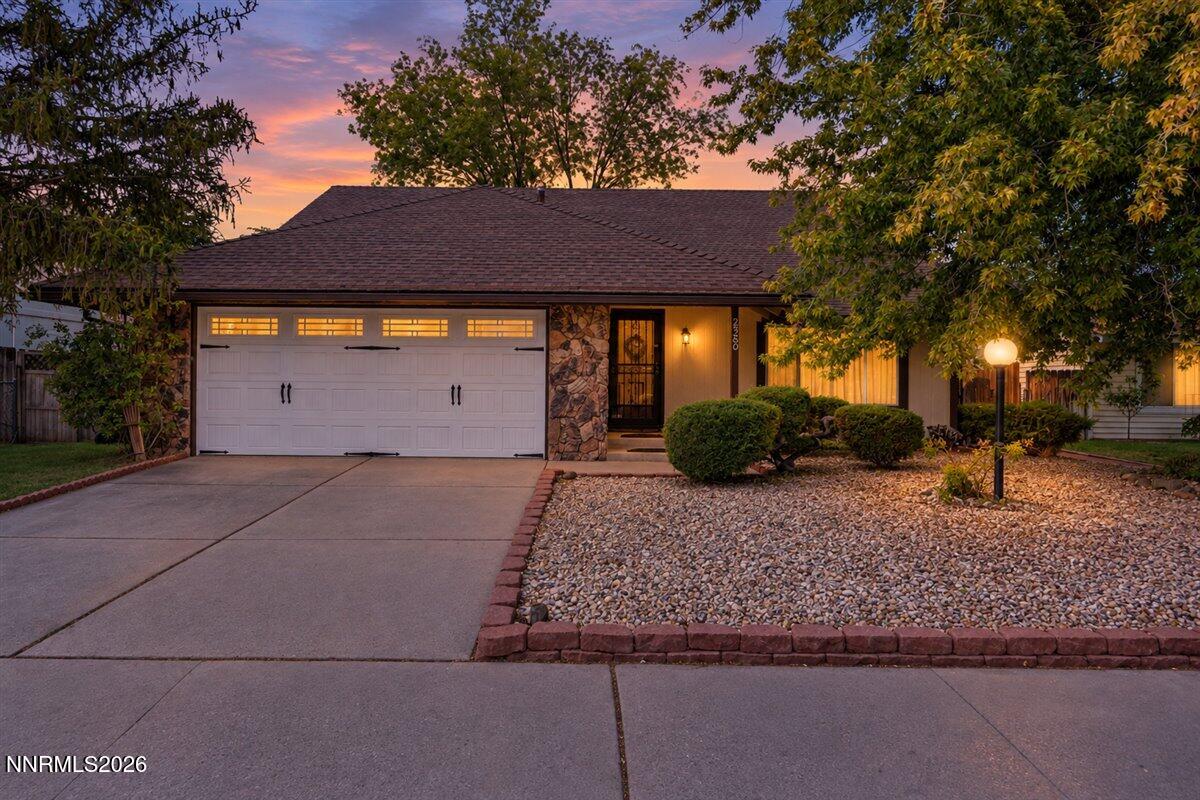 2580 Meadowbrook Lane — photo