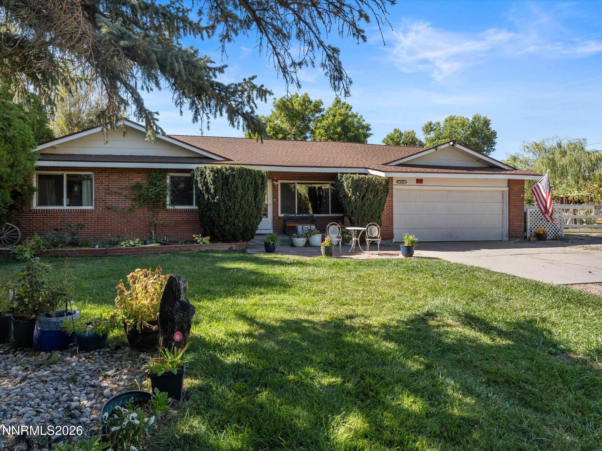 110 E Laramie Drive — photo