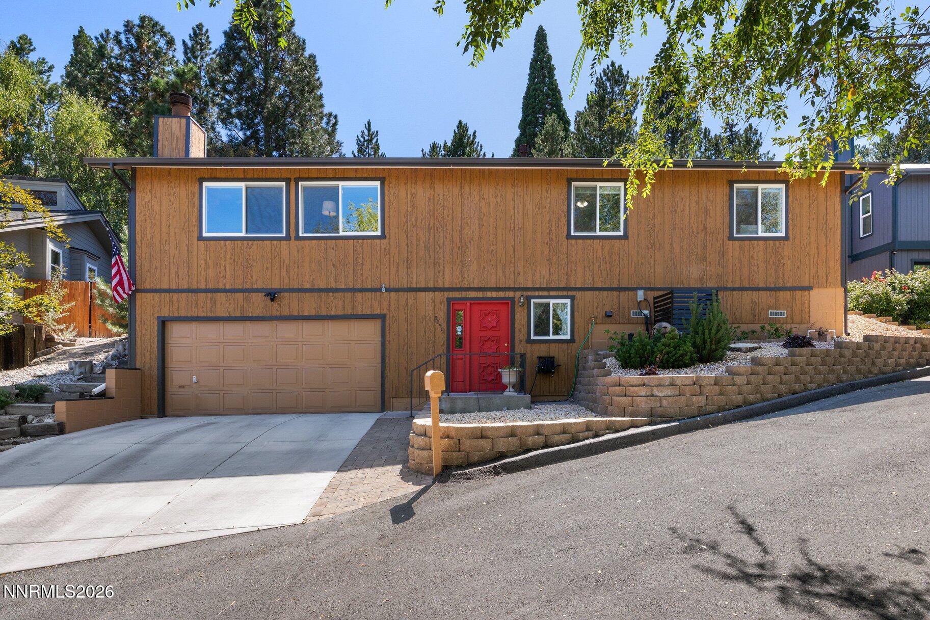 3850 Raven Way — photo