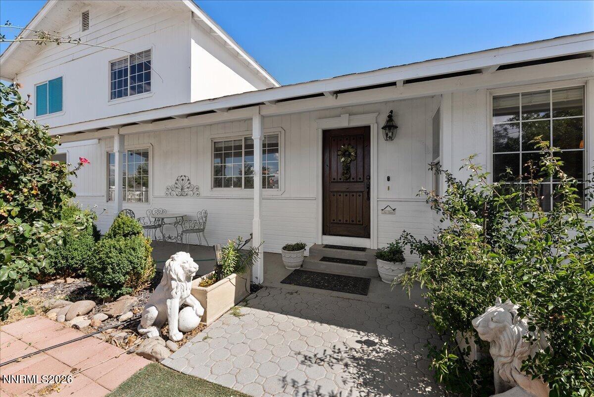 990 Riverview Drive — photo