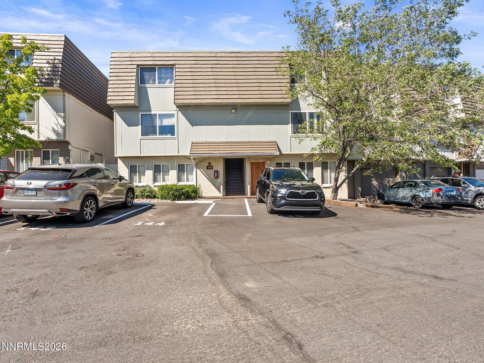 230 Bisset Court B — photo