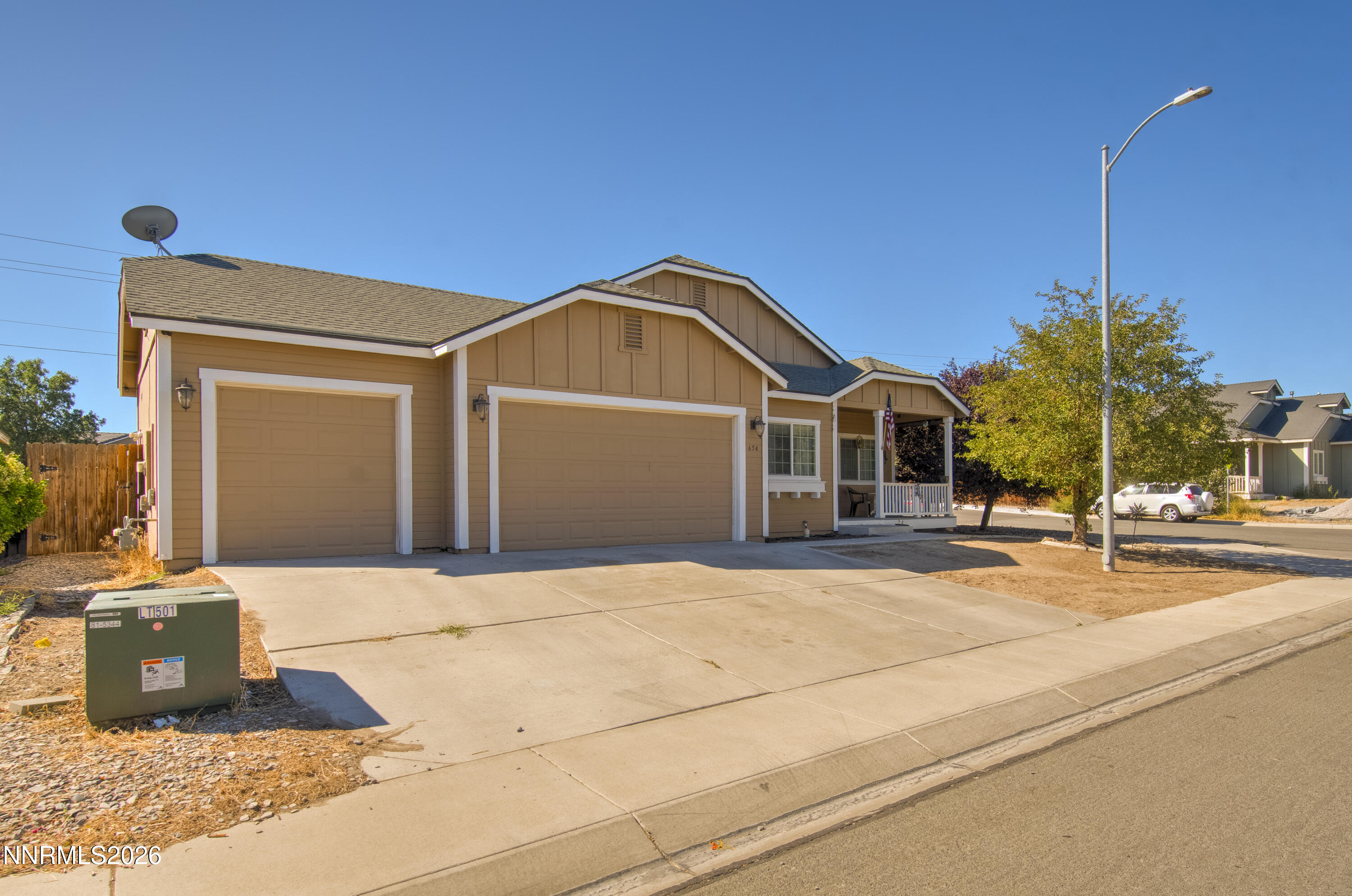 654 Canary Circle — photo