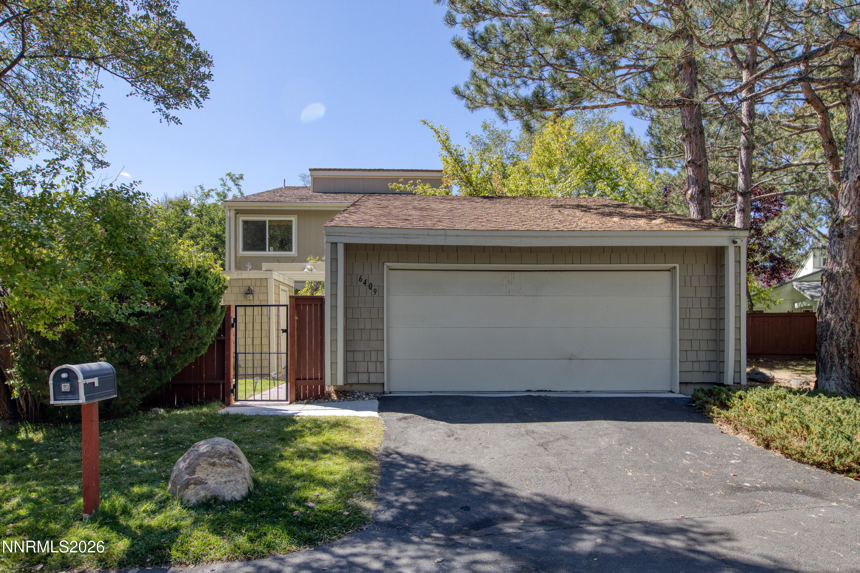 6409 Meadow Country Drive — photo