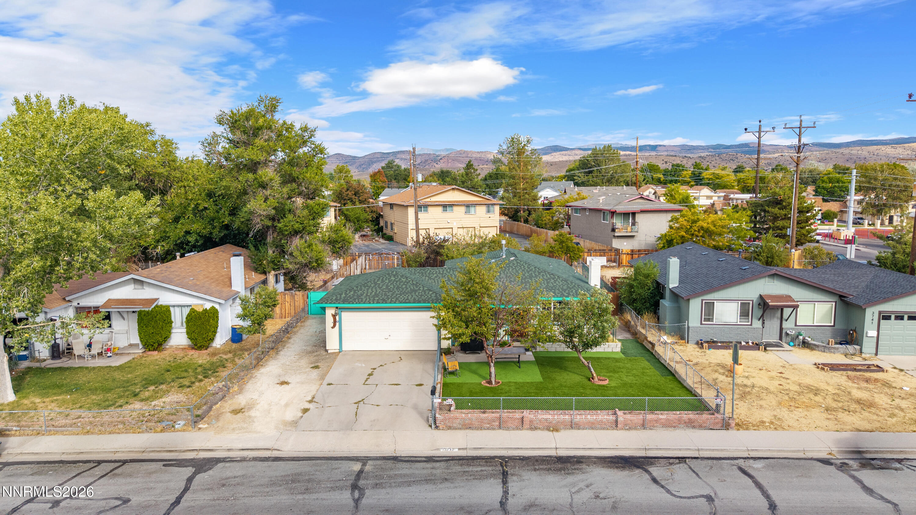 3737 Woodside Drive — photo