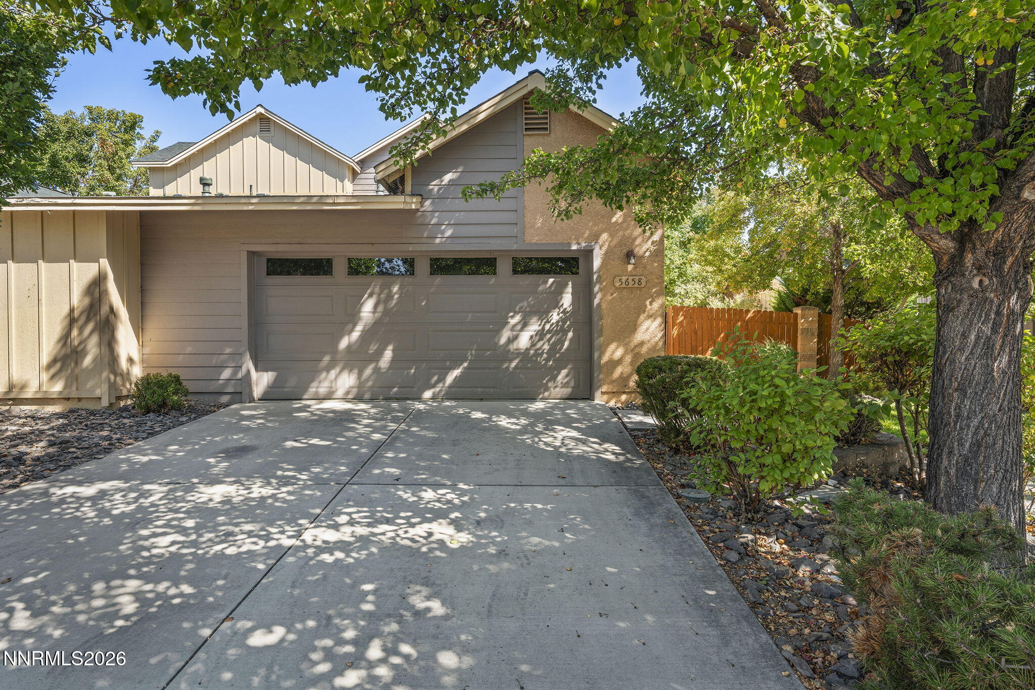 5658 Hunting Creek Way — photo