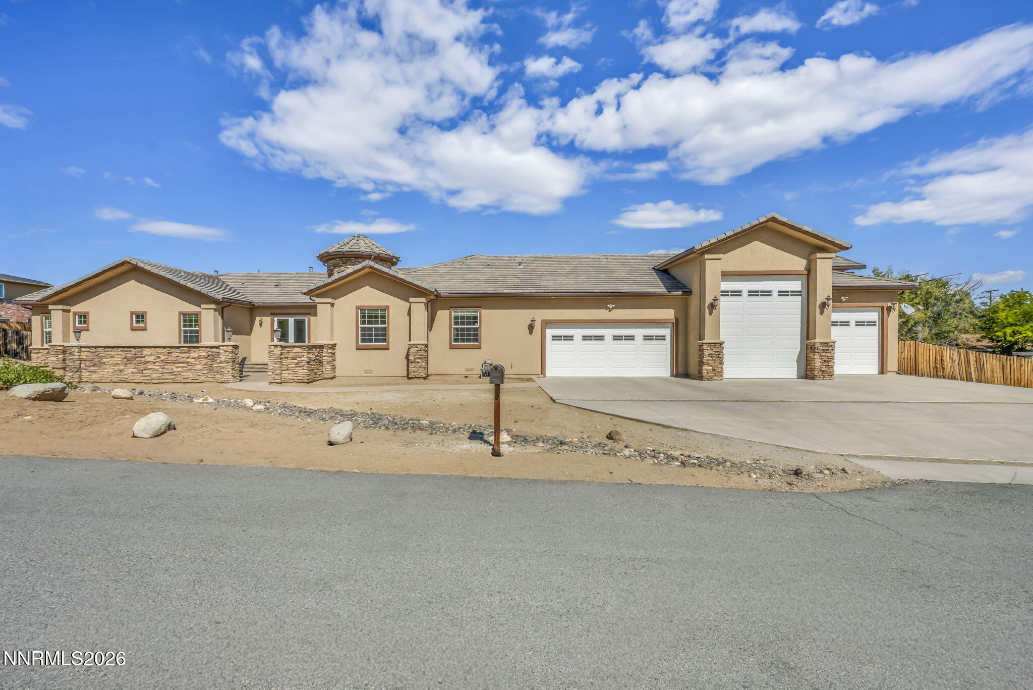 1111 Sweetwater Drive — photo