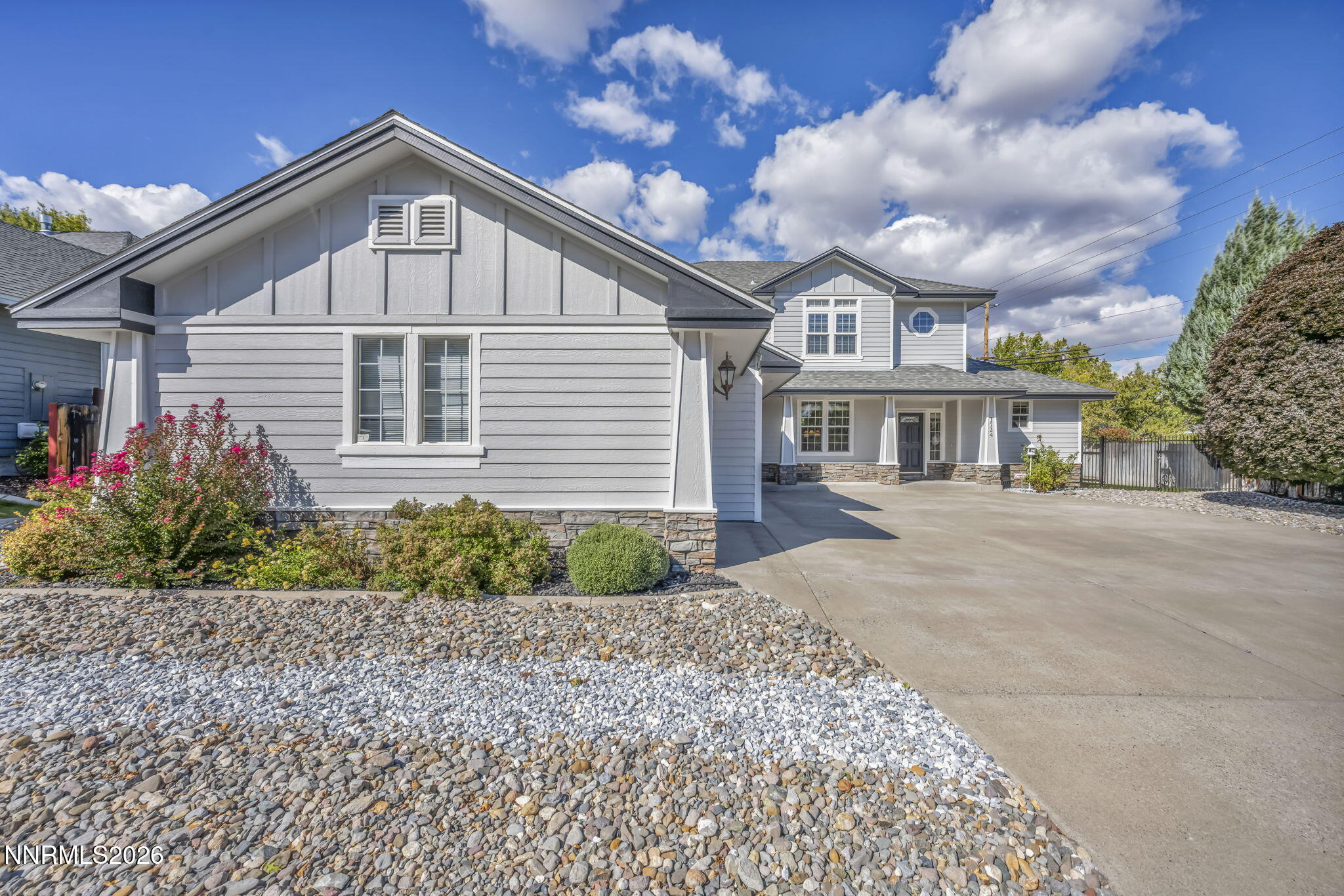 1724 Pinoak Lane — photo