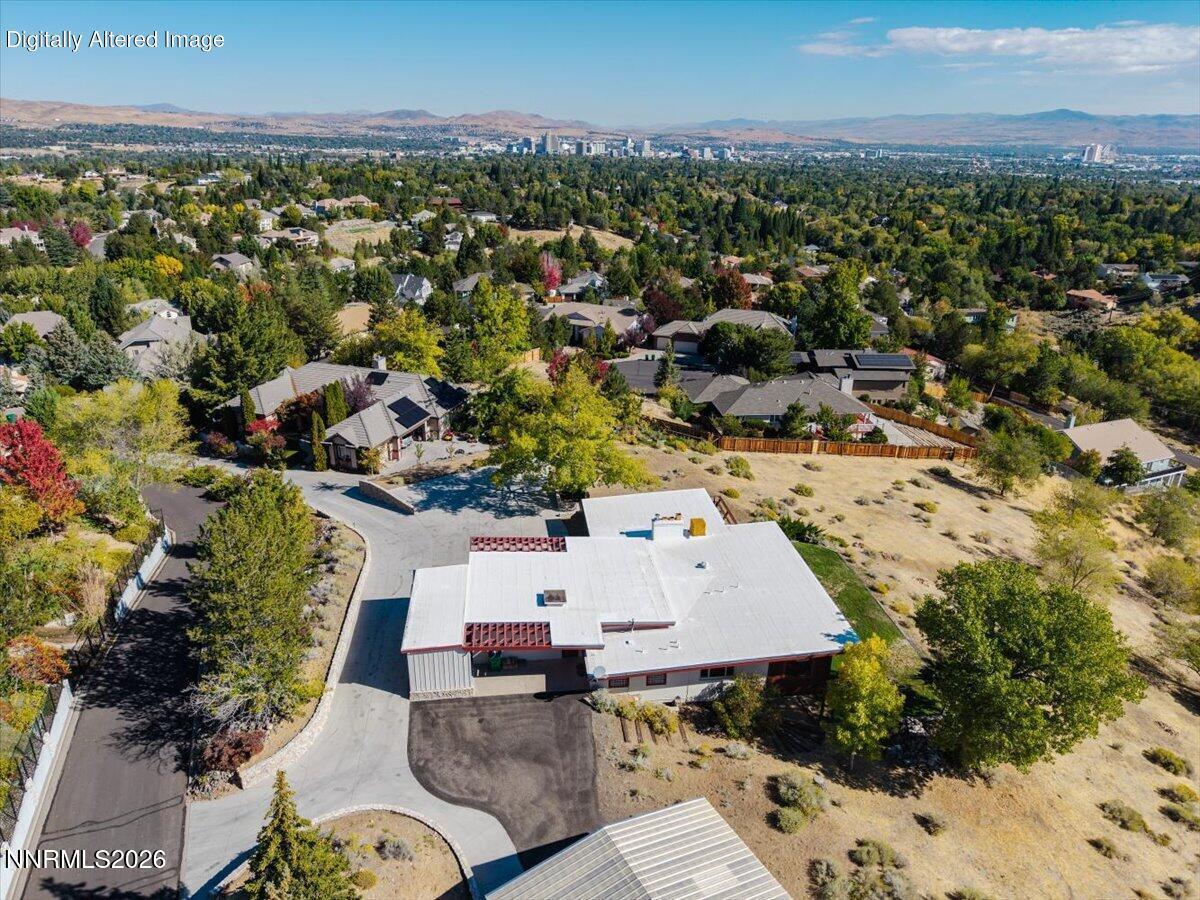 1560 Kestrel Court — photo