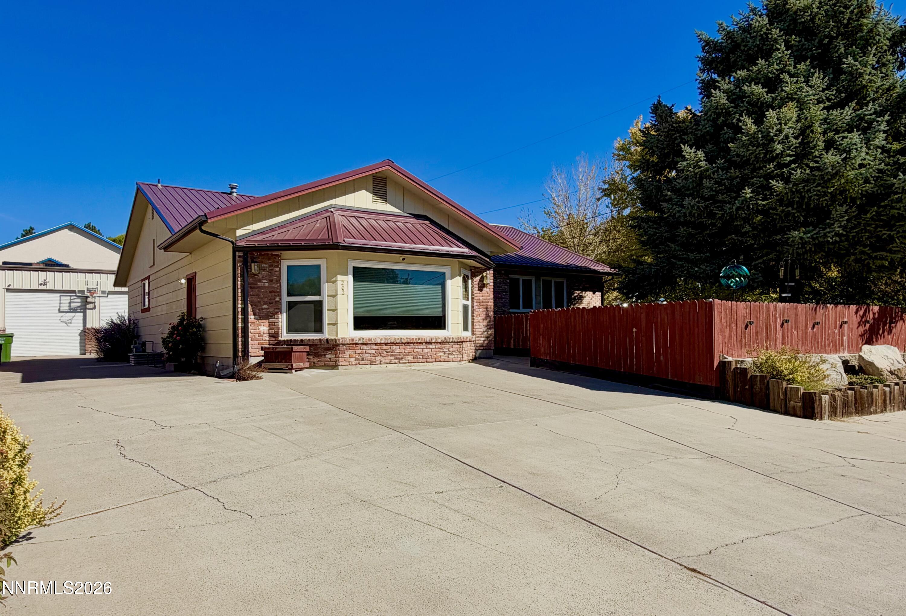 202 Summit Avenue — photo
