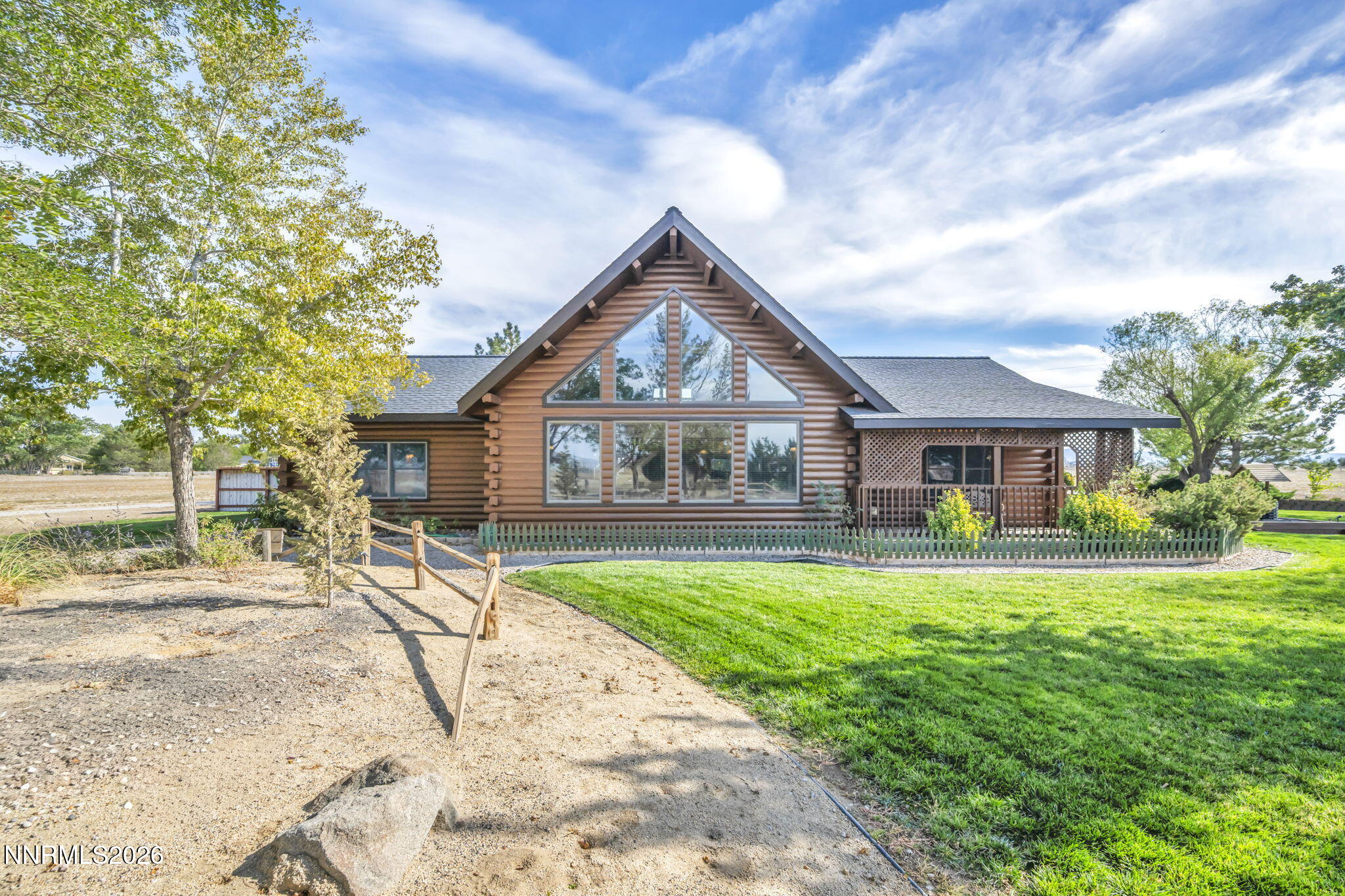 865 Butte View — photo