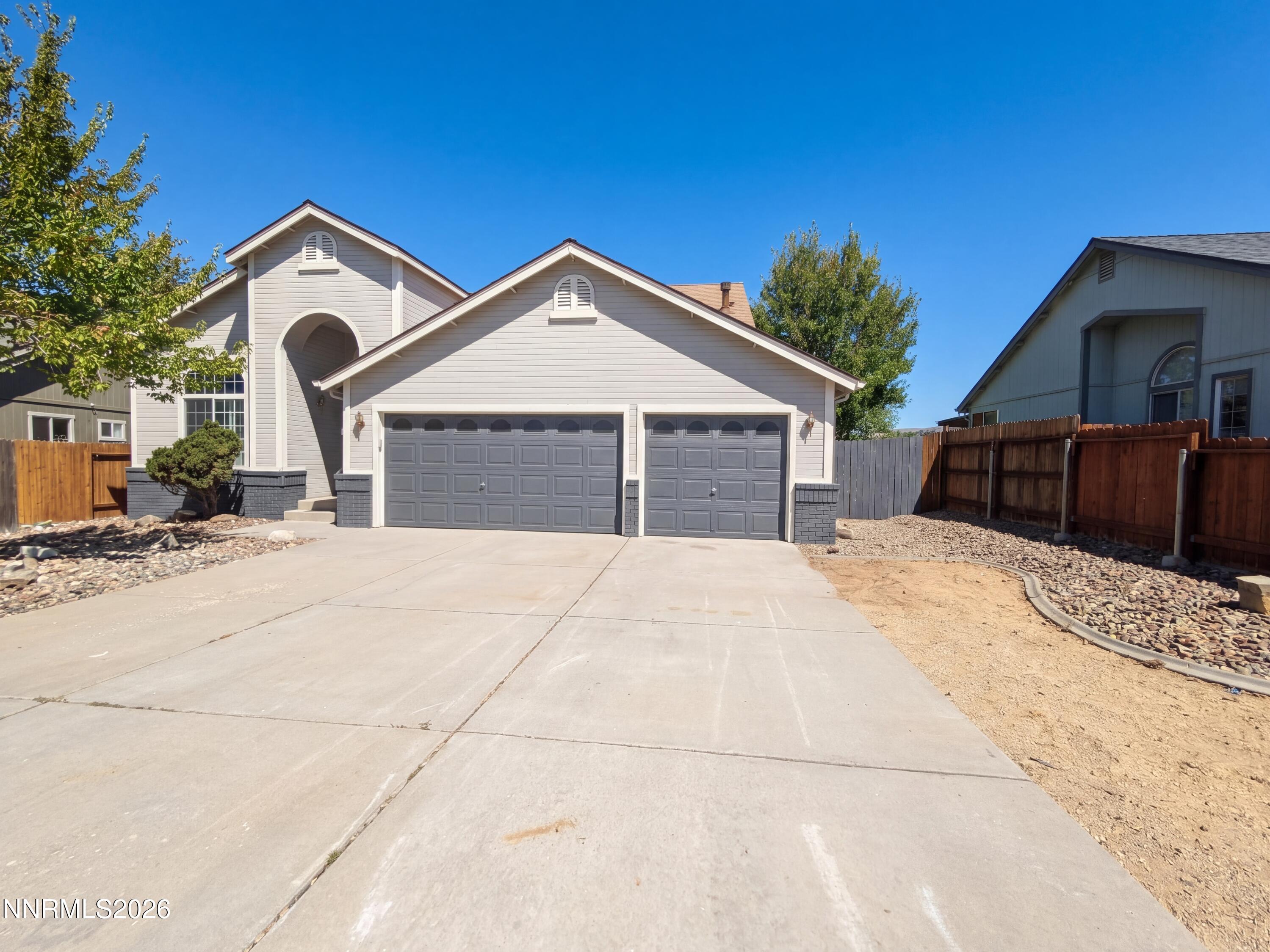 1465 Grand Point Way — photo