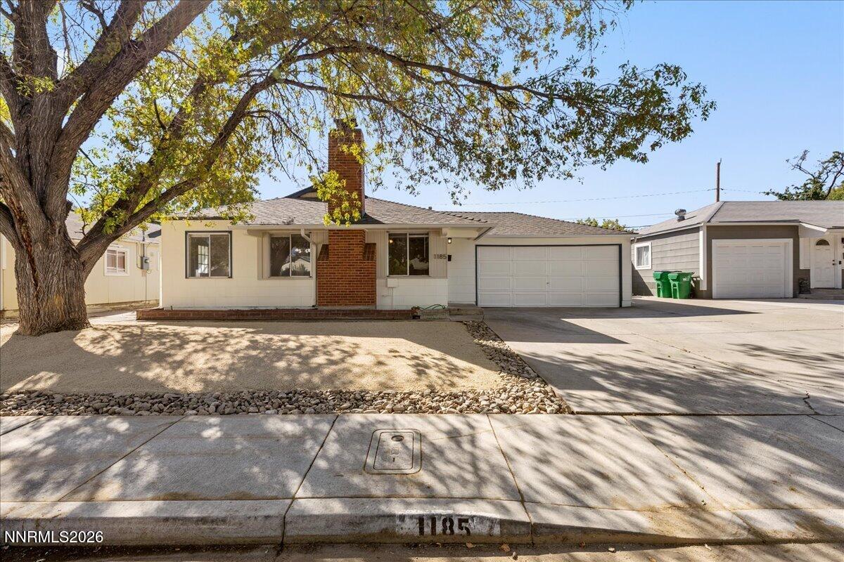 1185 Upton Way — photo