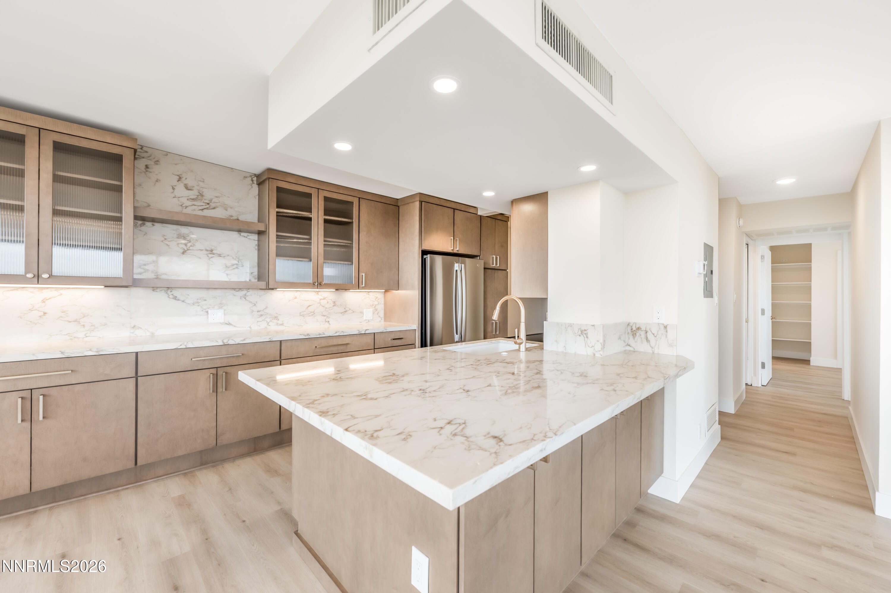 100 N Arlington Avenue Unit 20E — photo