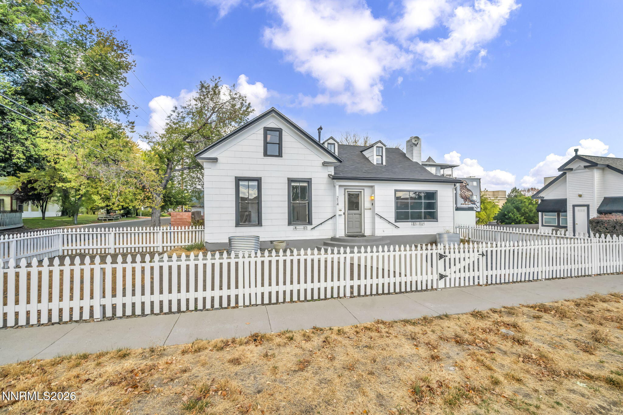 214 W Robinson Street — photo