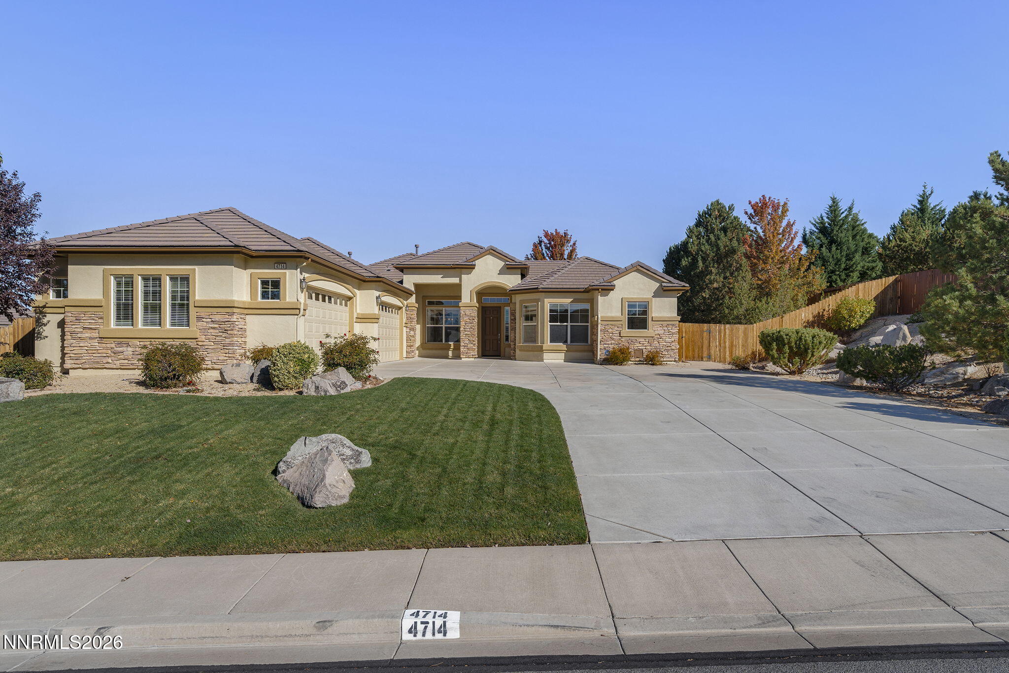 4714 Cobra Court — photo