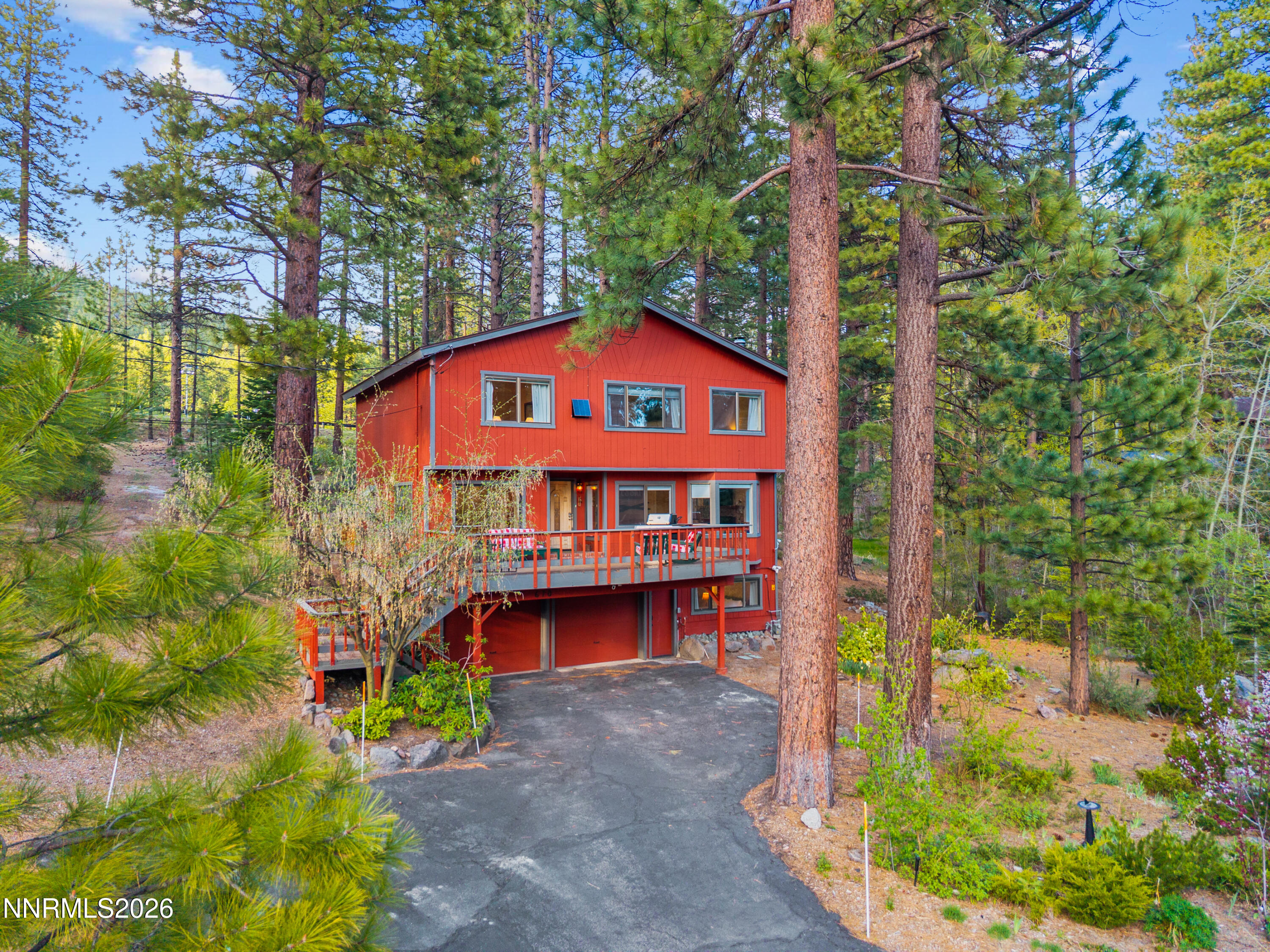 670 Martis Peak Road — photo