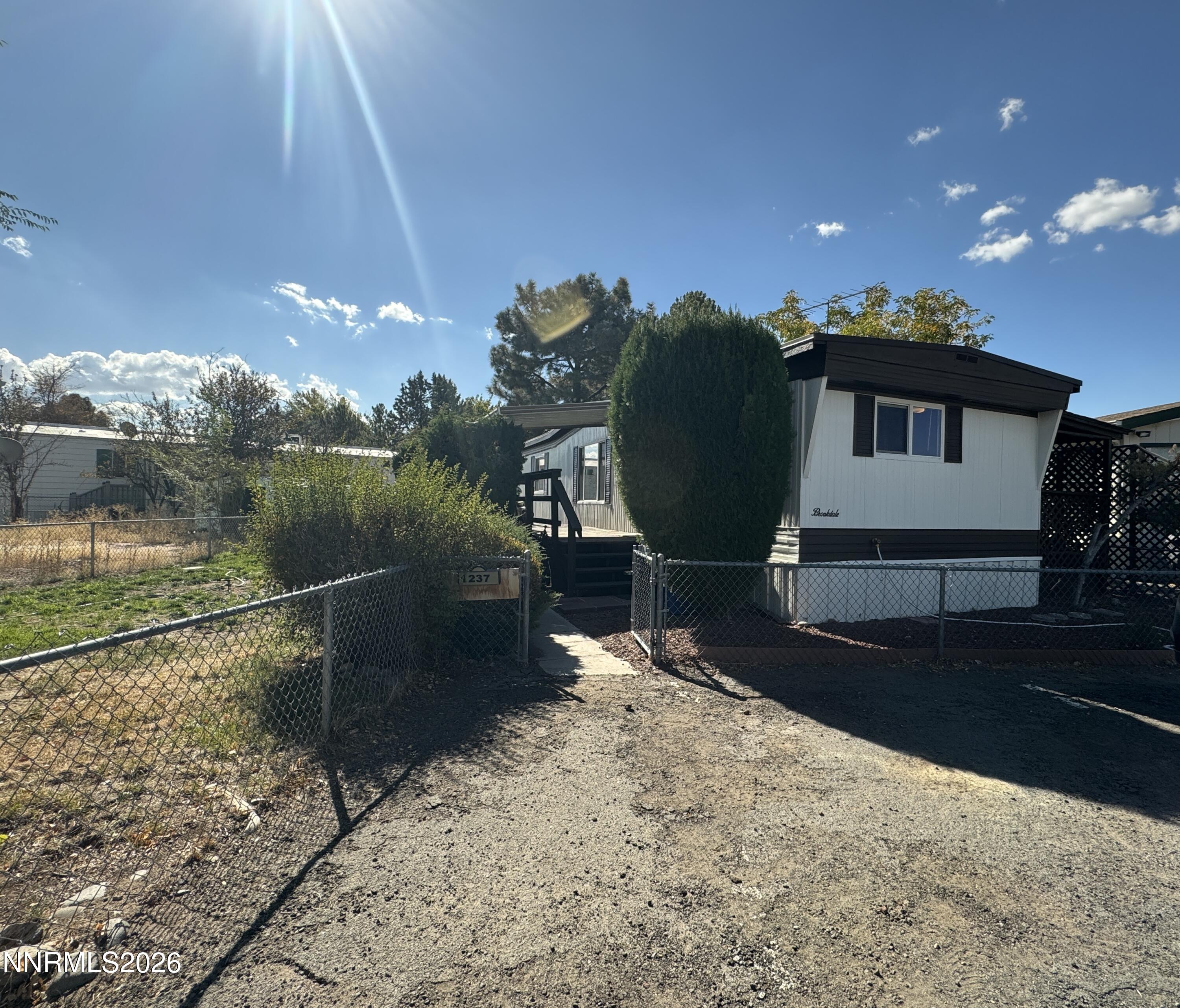 1237 Kingslane Court — photo