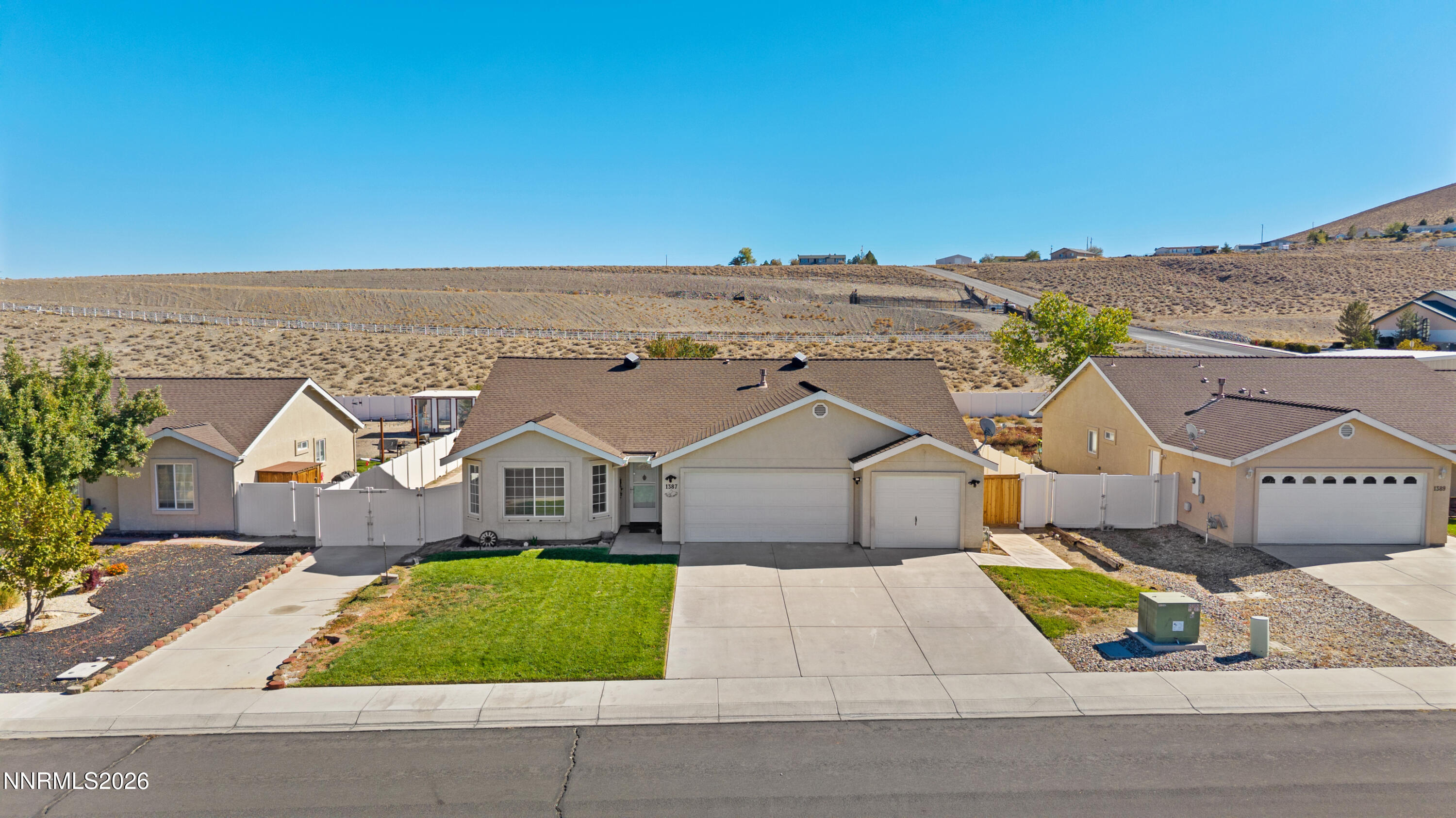 1387 White Bluffs Circle — photo
