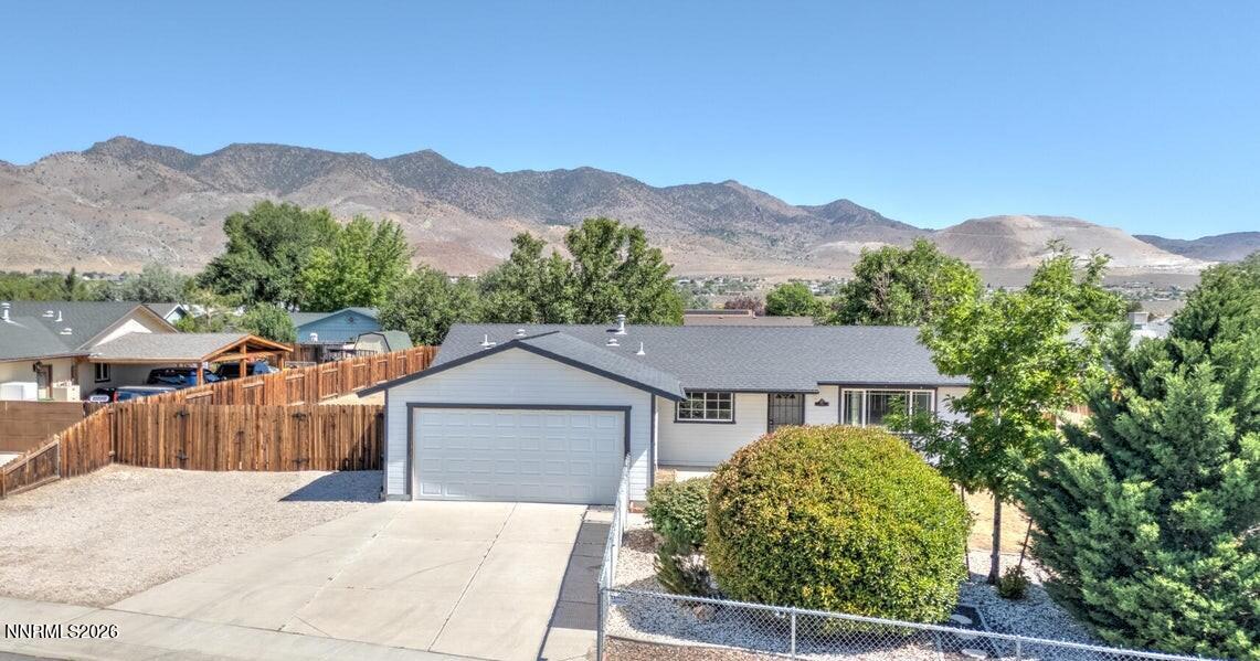 196 Gordon Lane — photo