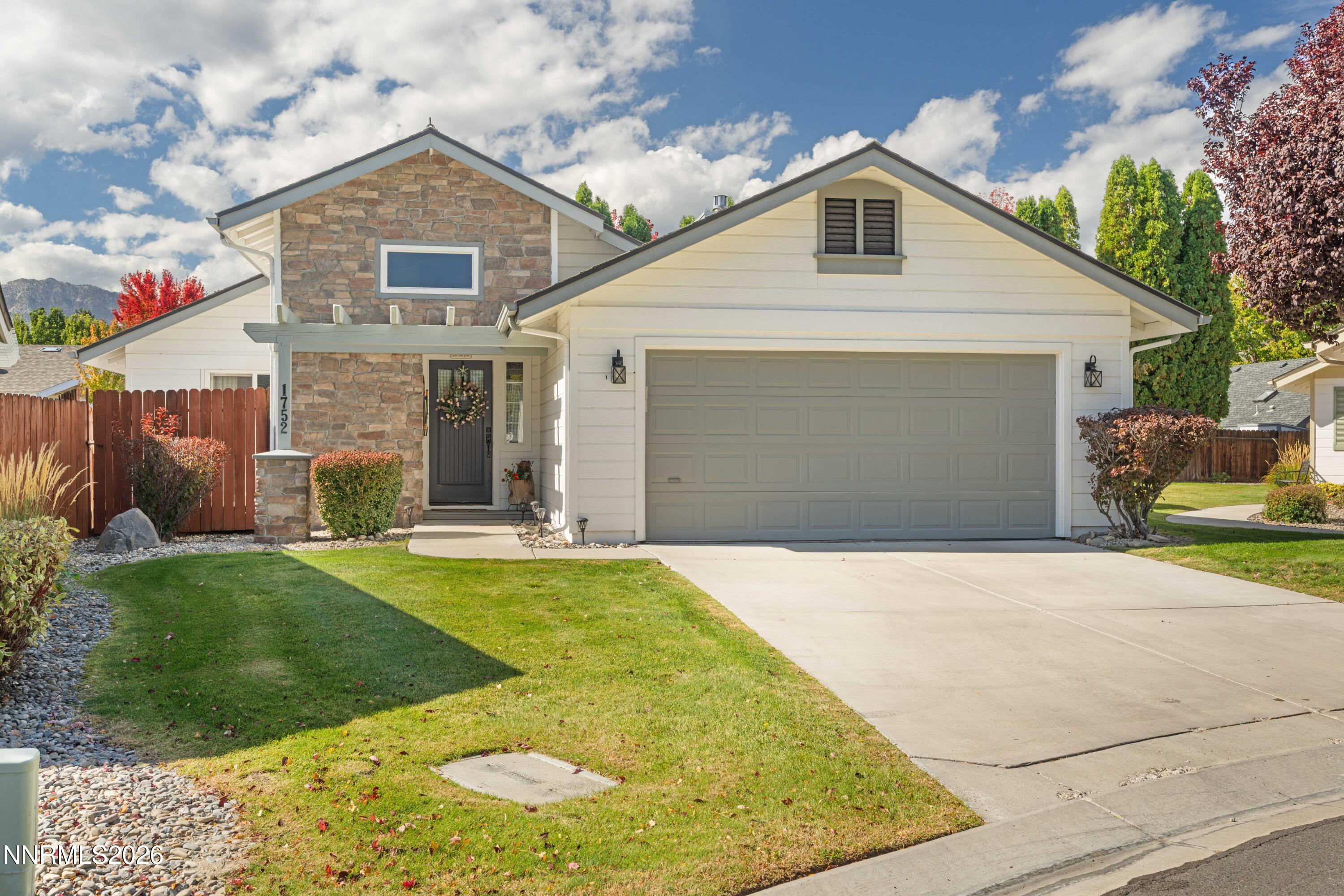 1752 Tulip Court — photo
