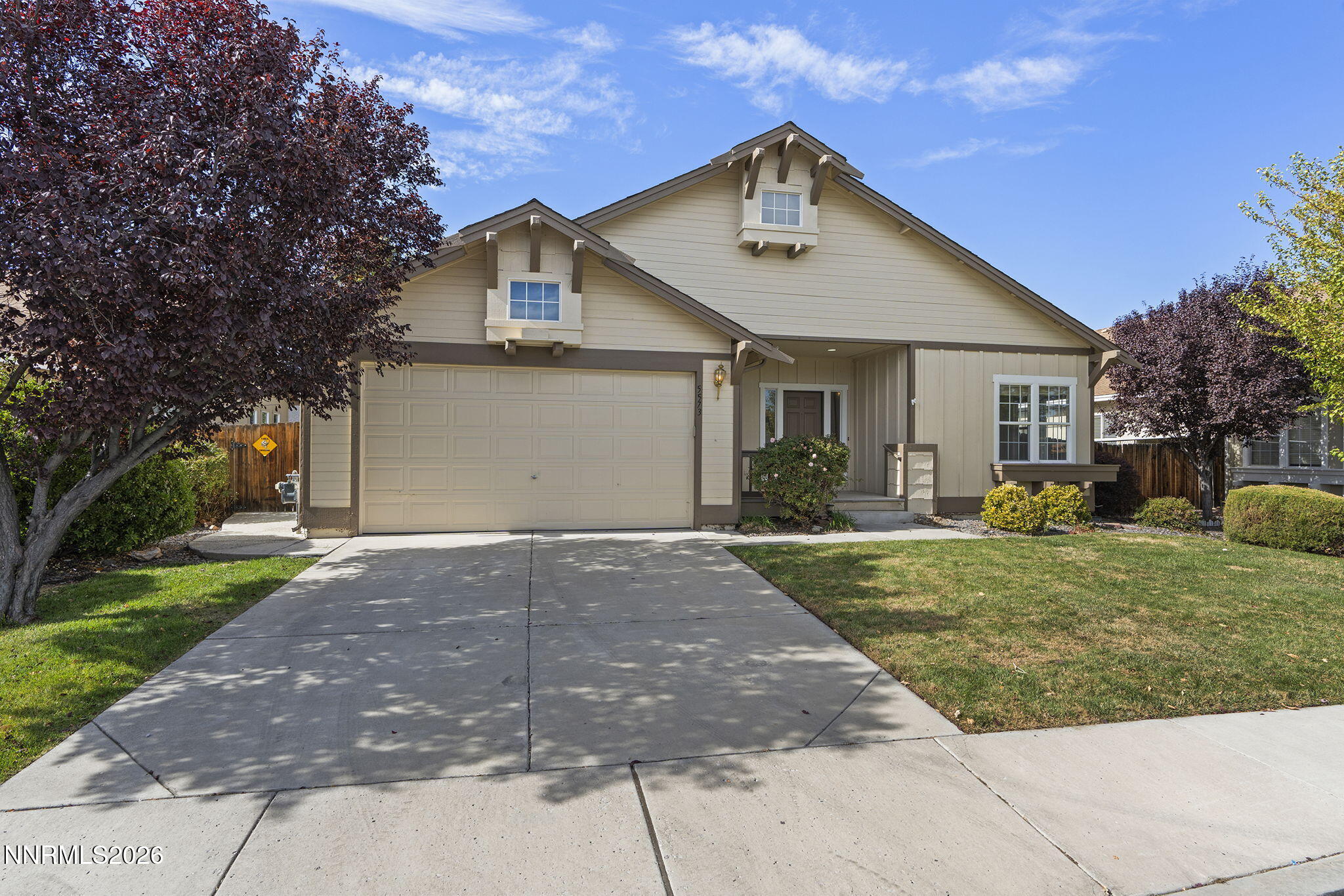 5573 Knoll View Way — photo