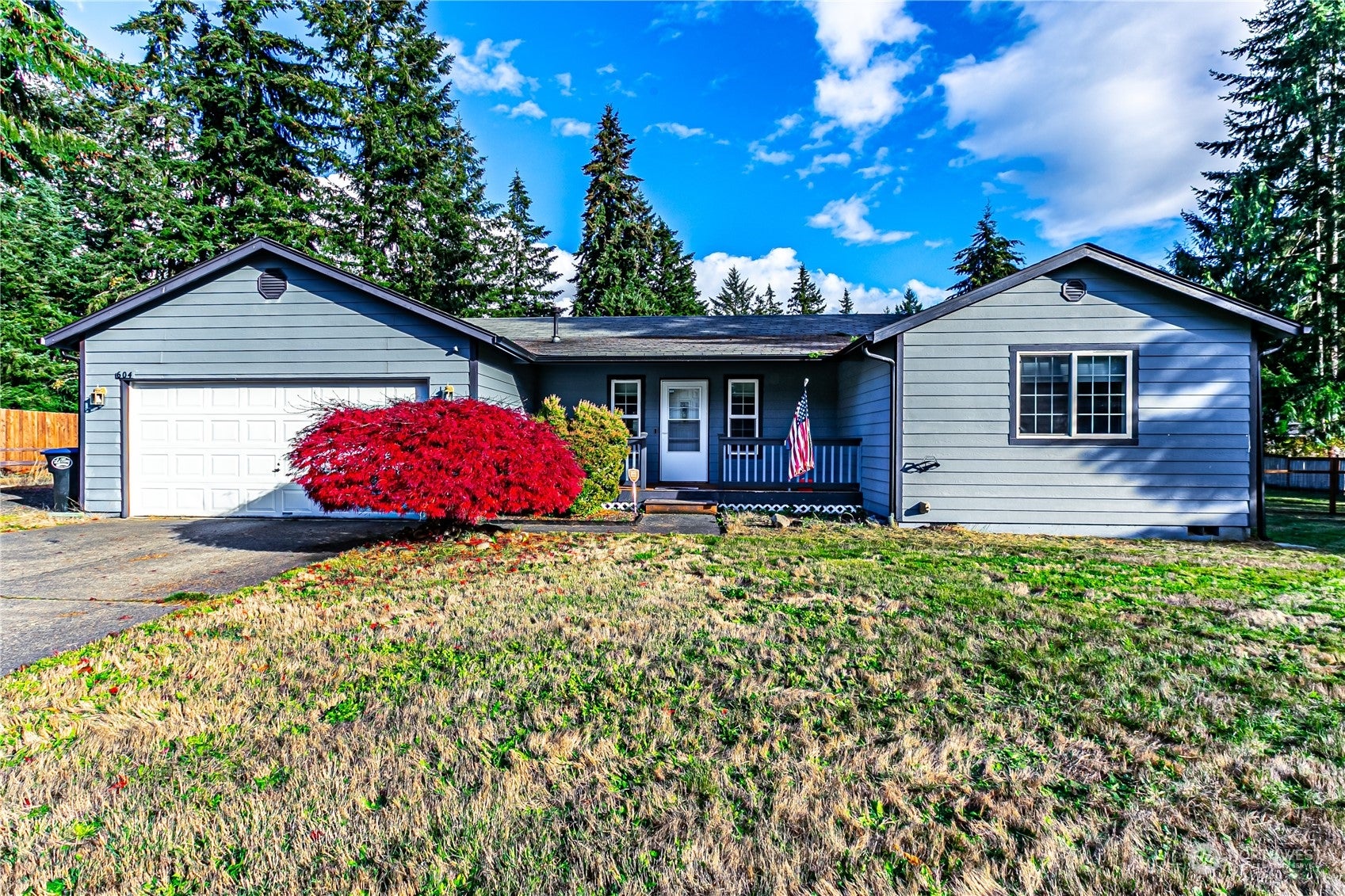604 Nieland Loop SE — photo