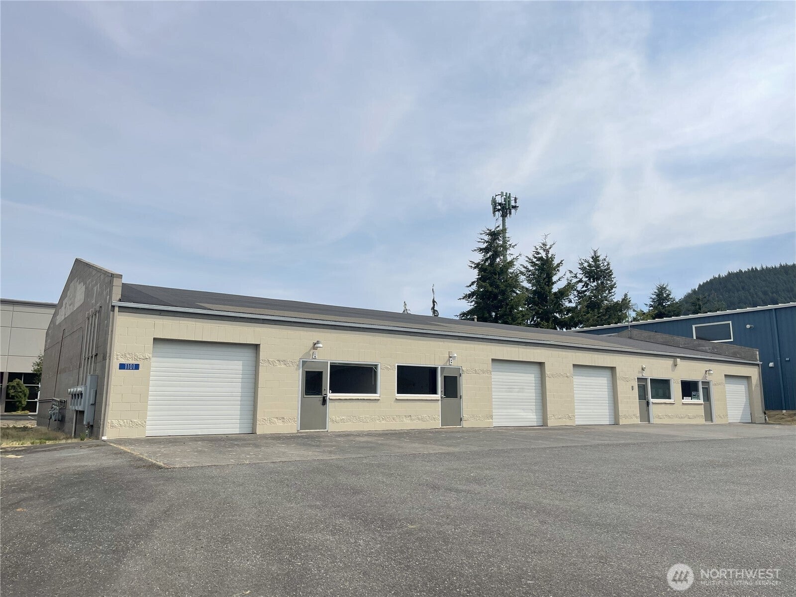 1101 Dale Lane — photo