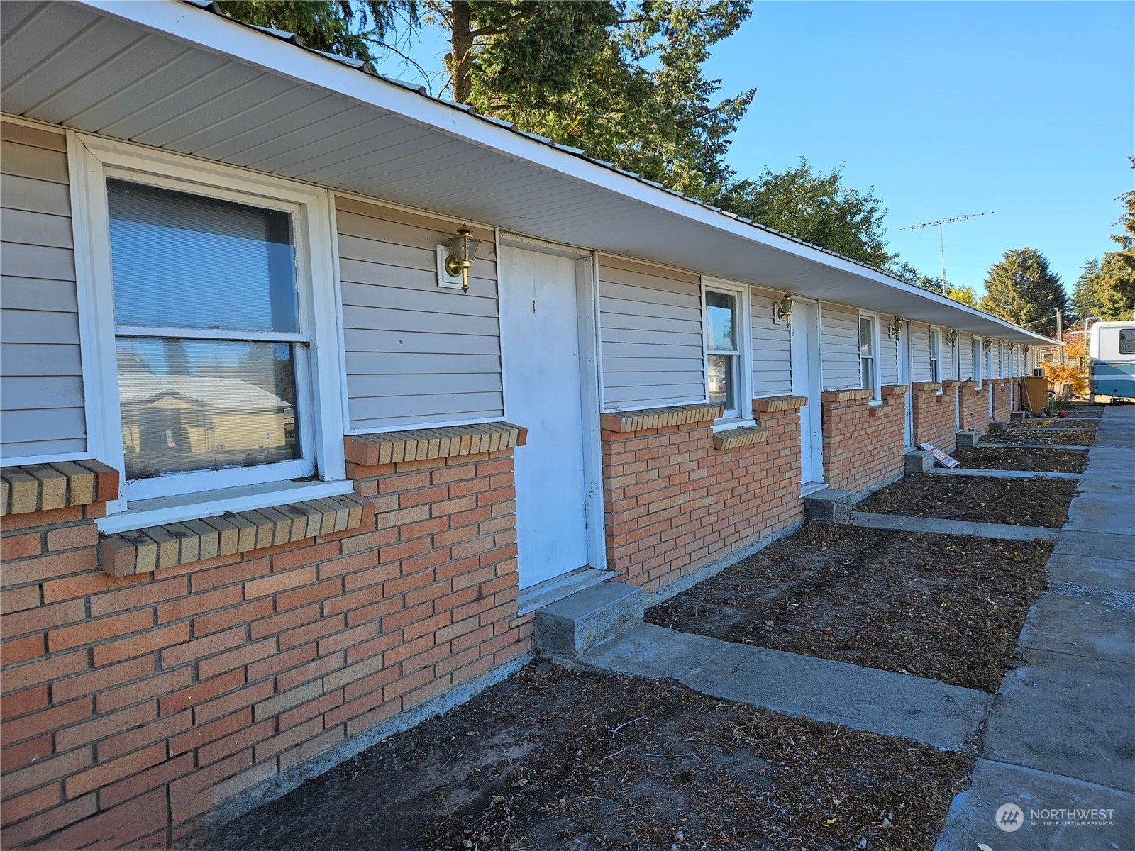 415 W Main Street — photo