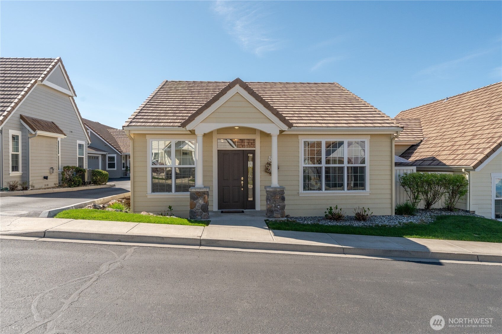 1494 Eastmont 56 — photo