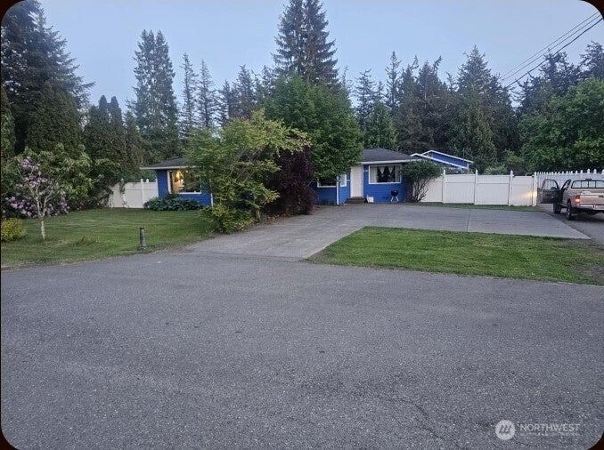 1245 W Axton Road — photo