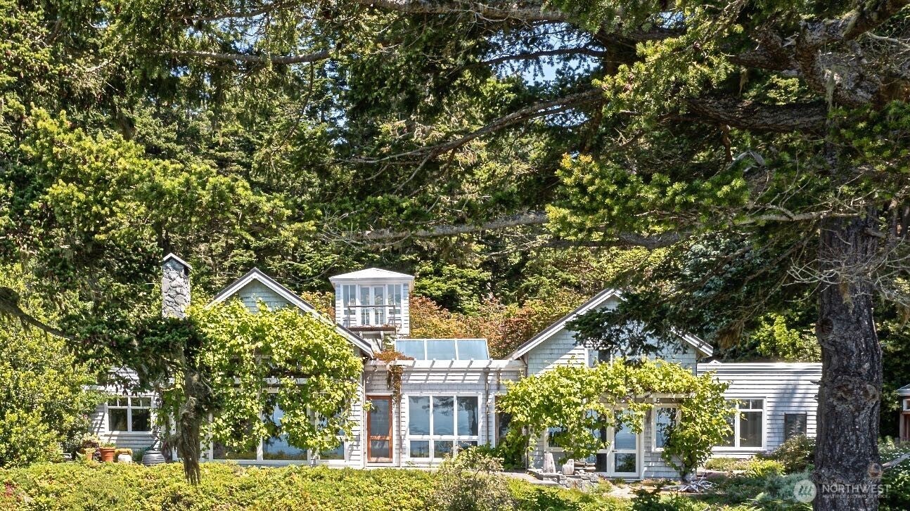 Home in Lopez Island, WA 98261 — photo 2
